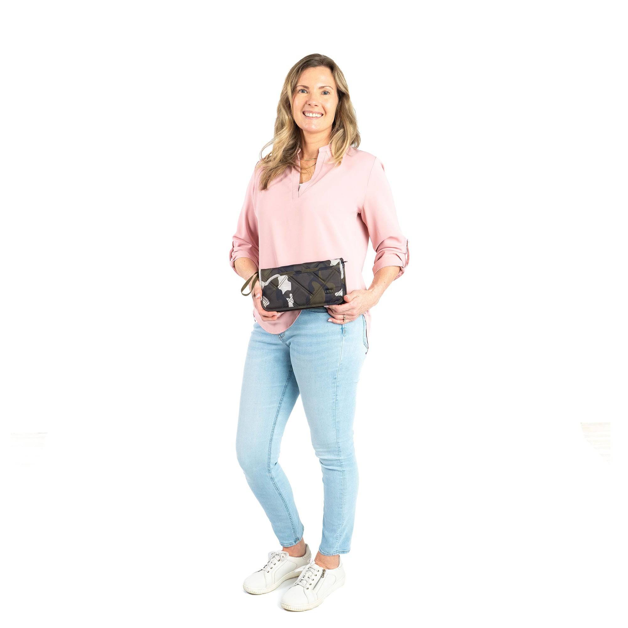 Legacy Collection Tango Travel RFID Wallet - - 24367_LegacyTango_BrushedCamoOlive_Proportion_02