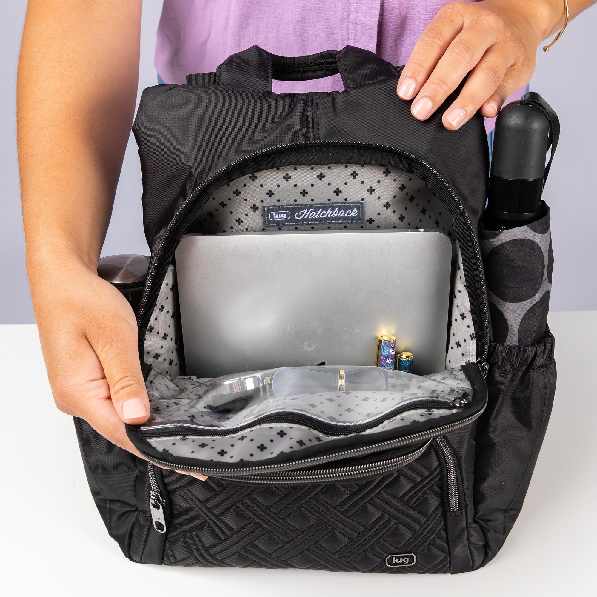 Hatchback 3 Backpack - BLACK - 24566_Hatchback3_Black_Lifestyle_01