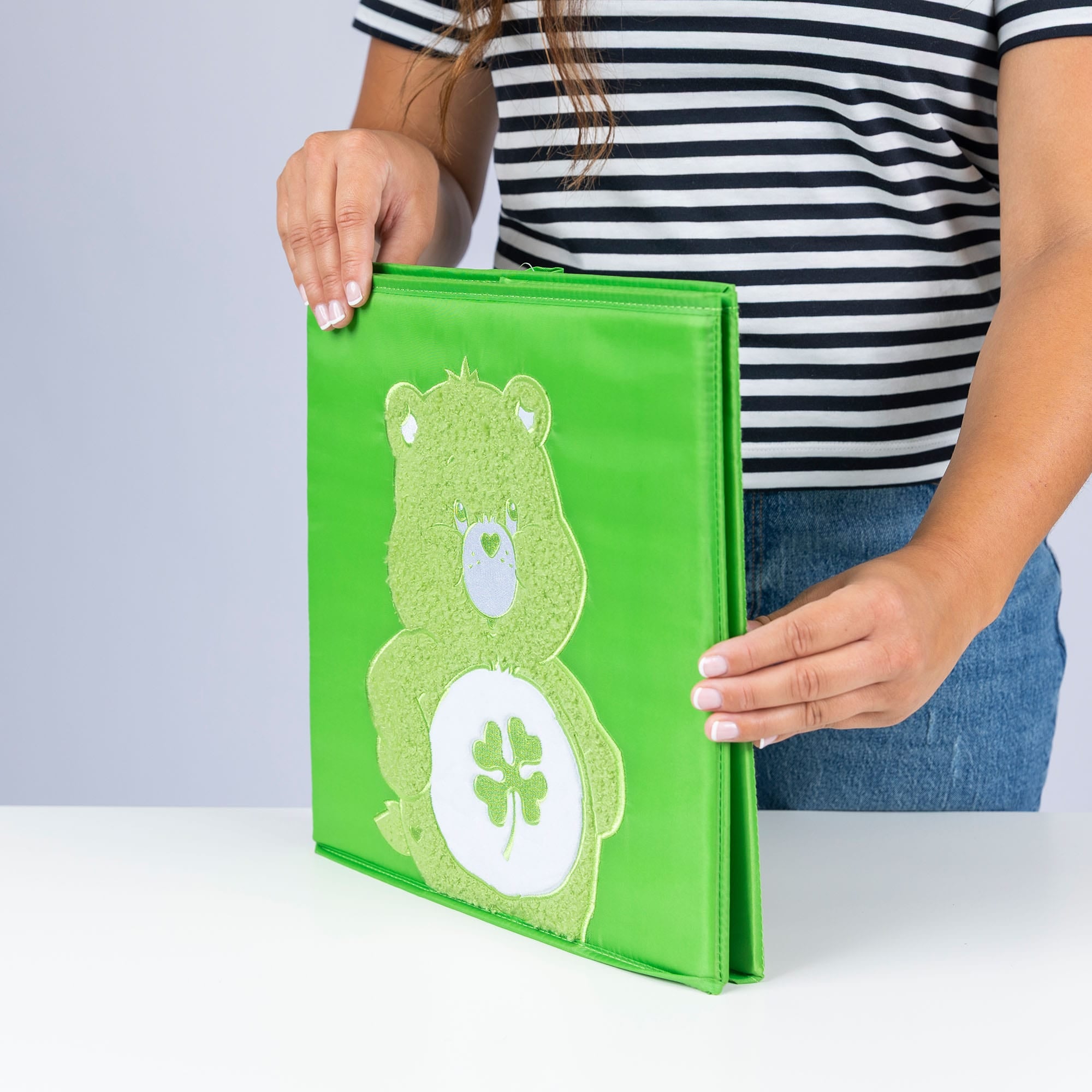 Care Bears x Lug Stardust Collapsible Storage Cube - FUNSHINE BEAR - 24858_LugxCareBears_StardustCube_GoodLuckBear_Lifestyle_04