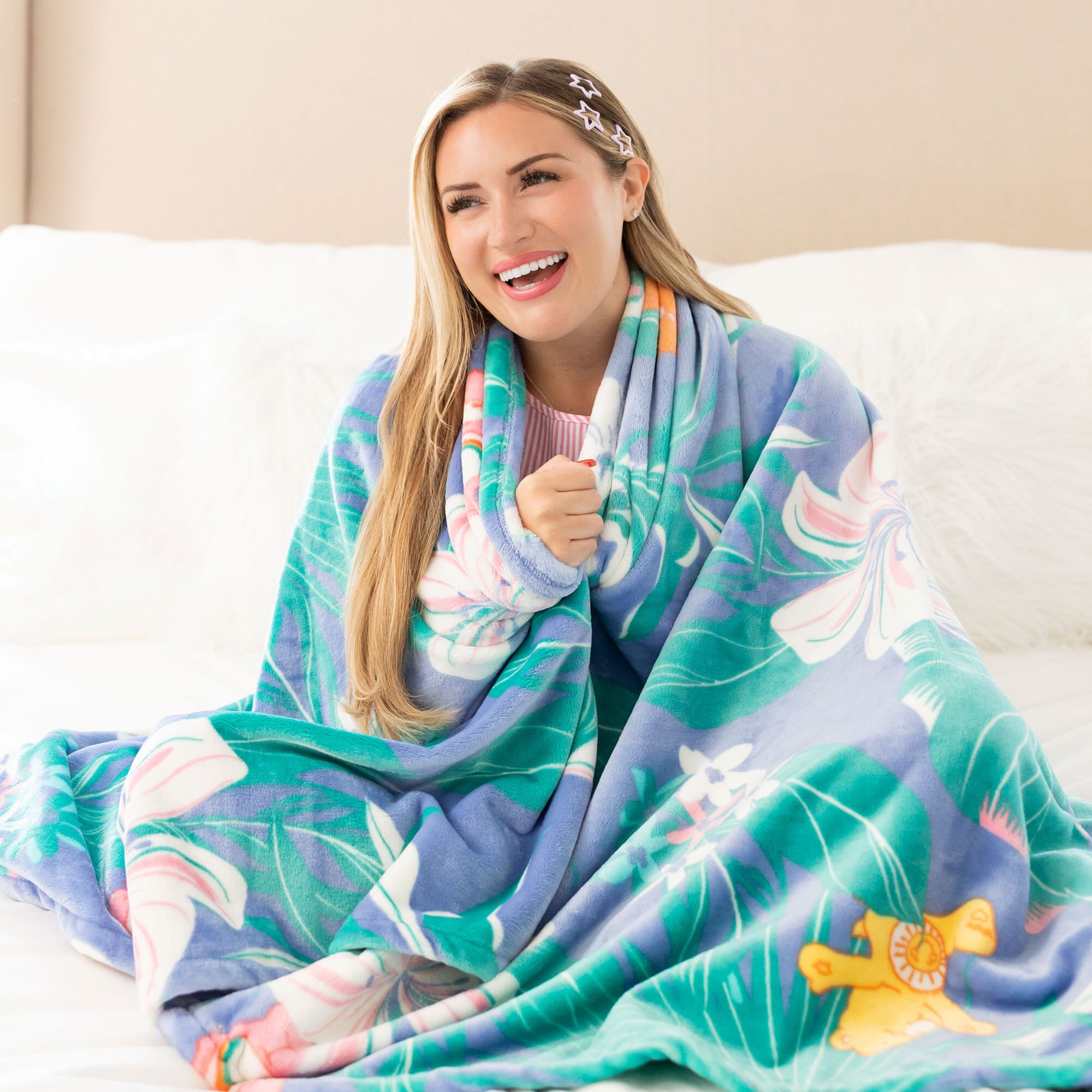 Care Bears x Lug Cuddle Throw - - 24861_CareBearsxLug_CuddleThrow_Hover