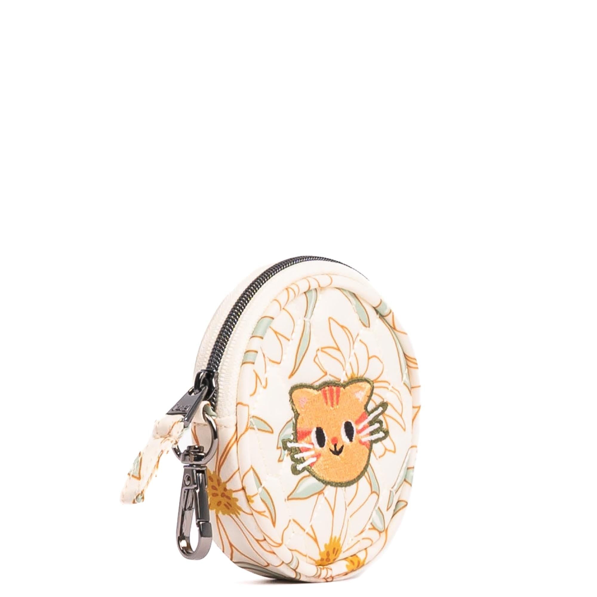 Embroidered Circle Pouch - SAGE DAISIES - 24909_CirclePouch_SageDaisies_Angle_02