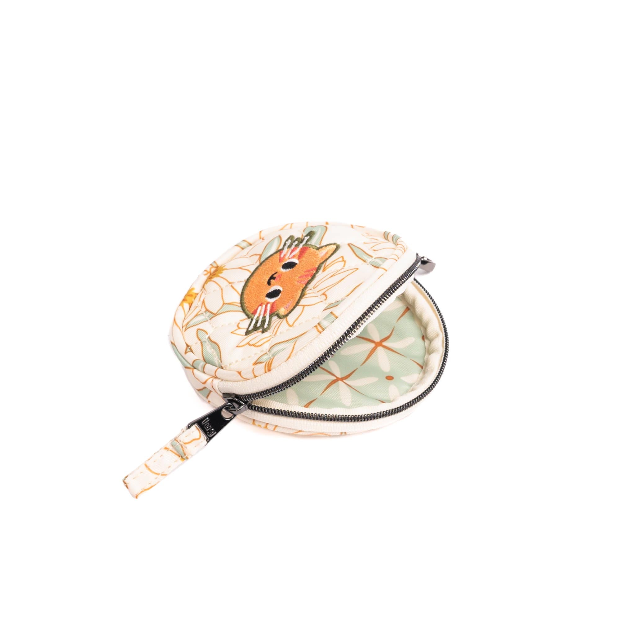 Embroidered Circle Pouch - SAGE DAISIES - 24909_CirclePouch_SageDaisies_Angle_04