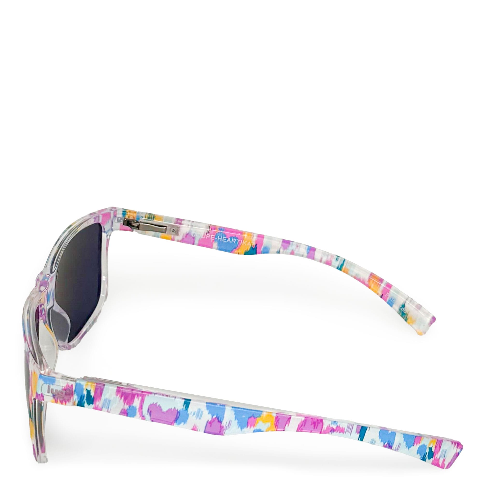 Coupe Sunglasses - HEART IKAT - 25047_CoupeSunglasses_HeartIkat_Angle_02