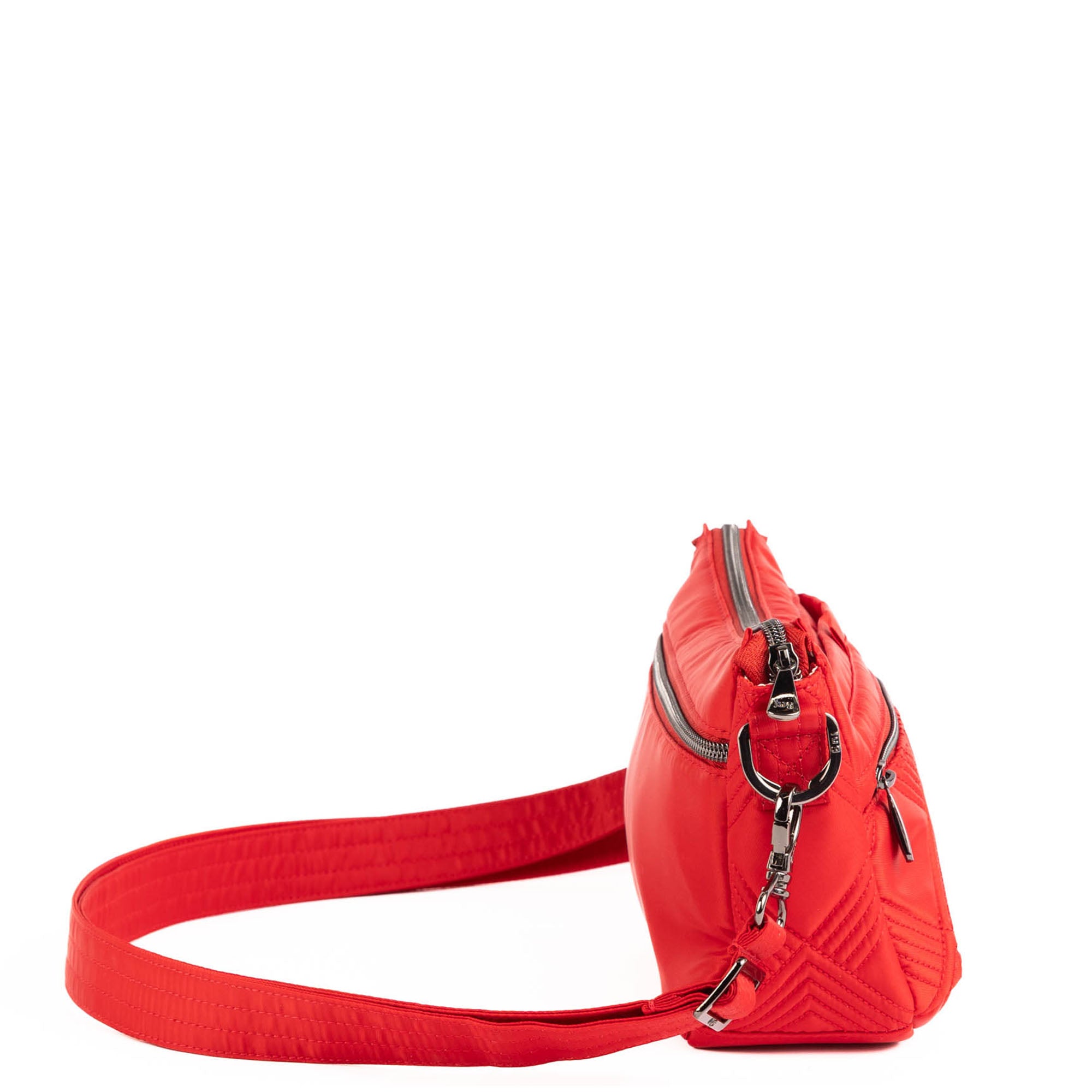 Dash Classic Crossbody - POPPY RED - 25386_Dash_PoppyRed_Angle_03