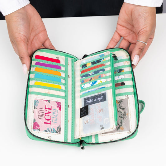 Drift CloudGo RFID Wallet - - 25793_Drift_CloudGo_SpearmintGreen_Lifestyle_02