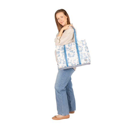 Longboat LE Carry-All with Pouch - - 26017_LongboatLE_20_2PC_StorybookBlue_BodyProportions_01