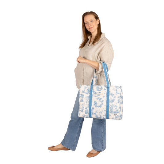 Longboat LE Tote - - 26034_LongboatLE_20_StorybookBlue_BodyProportions_02