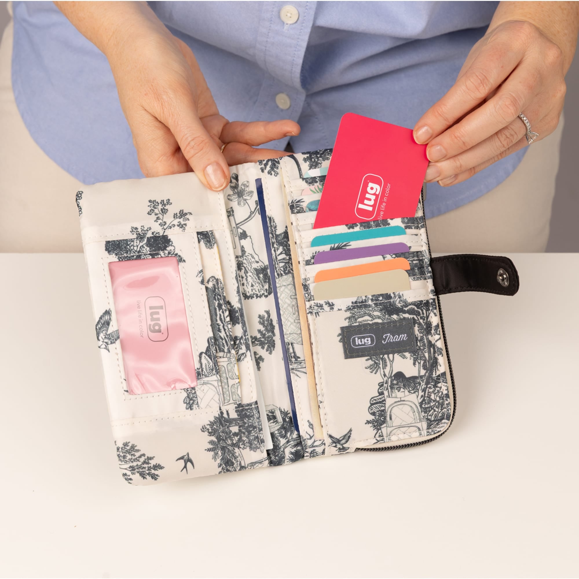 Tram LE RFID Wallet - - 26089_TramLE_StorybookIndigo_Lifestyle_03