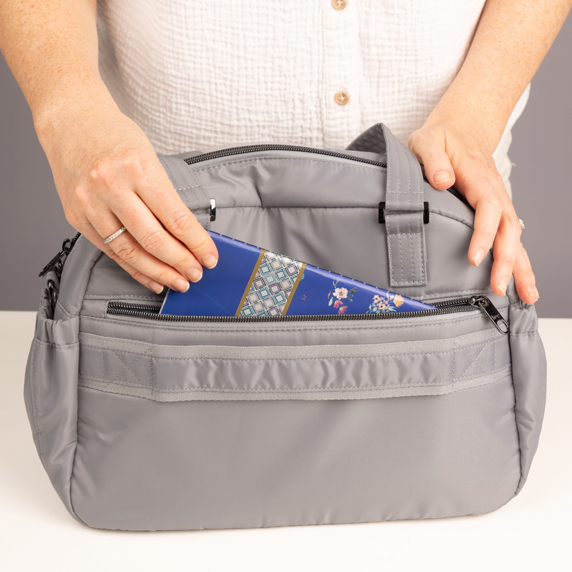 Jumper 3 Carry-All Tote - - 26225_Jumper3_CloudGrey_Lifestyle_07
