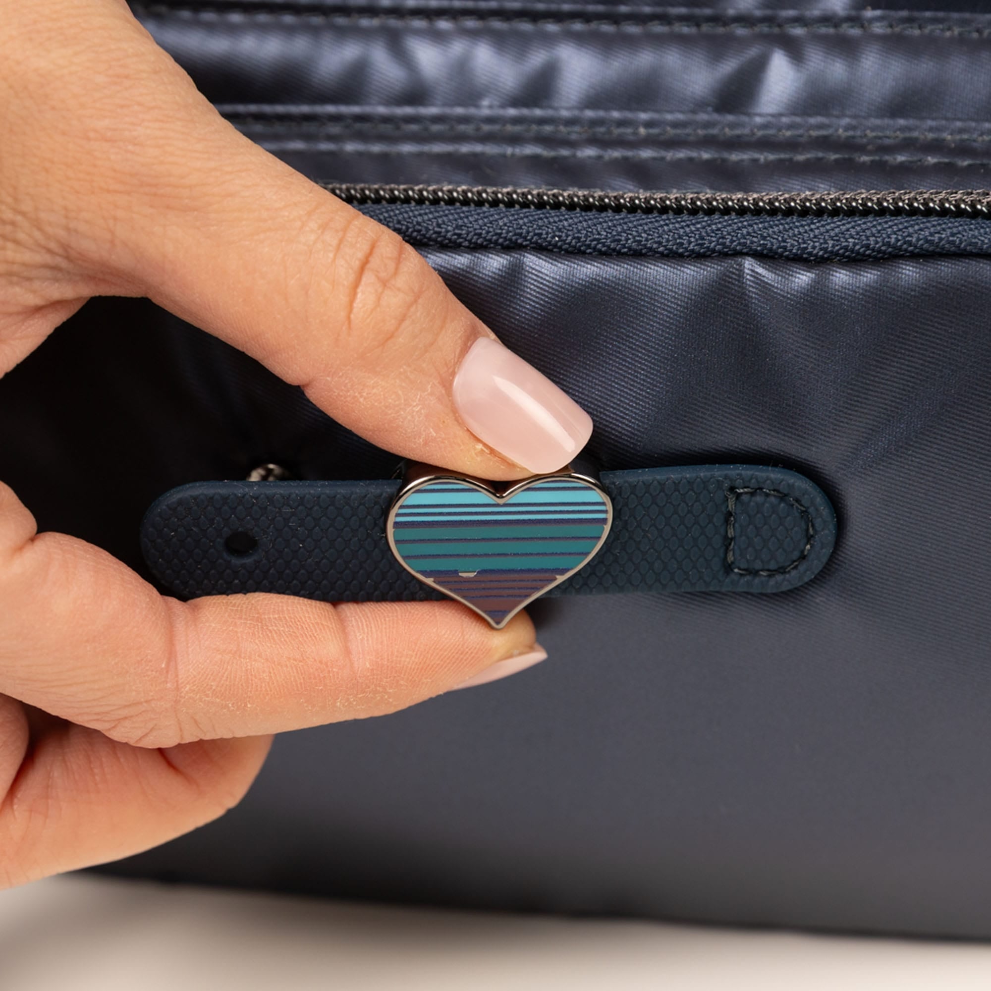 Switcheroo SE Crossbody Bag - - 26252_SwitcherooSE_MetallicIndigo_Lifestyle_01