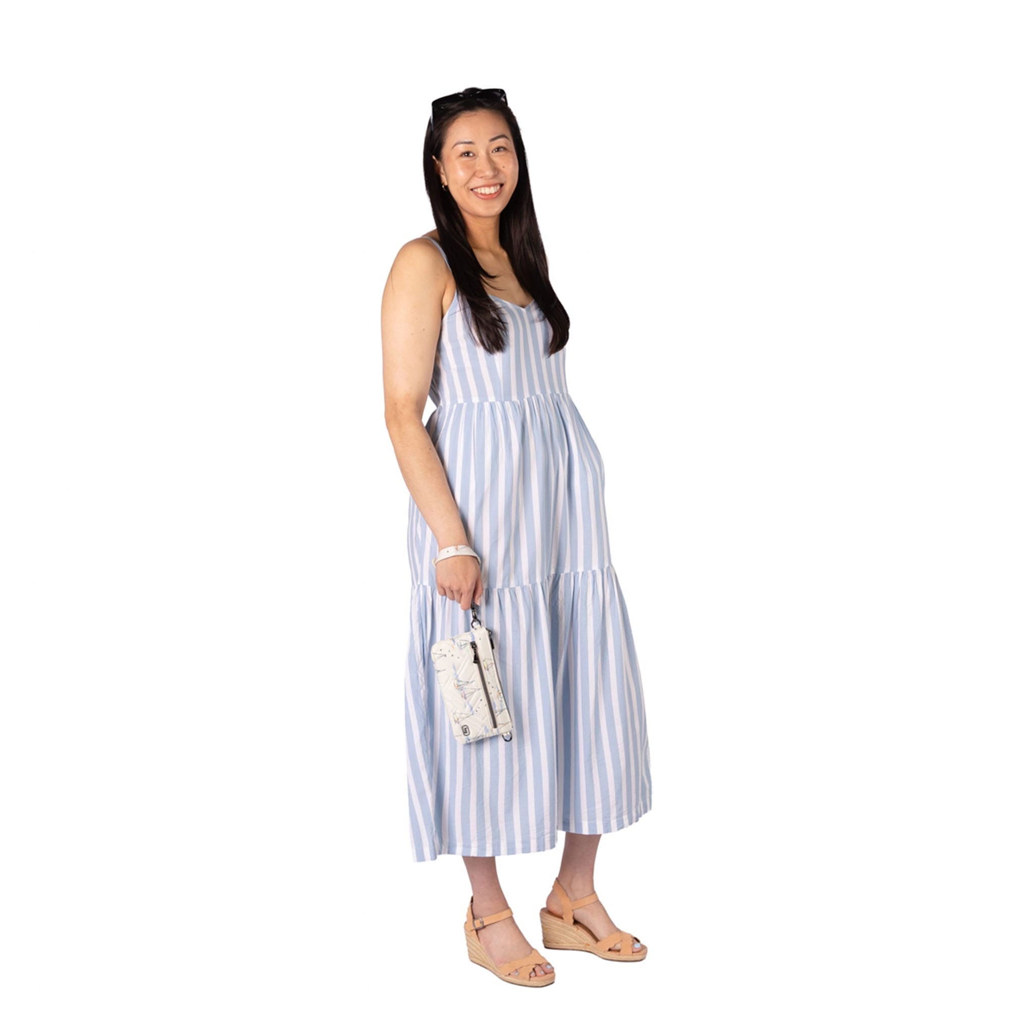 Super Metro XL Wristlet with Charm Bar - - 26265_SuperMetroXL_SmoothSailing_BagProportion_01