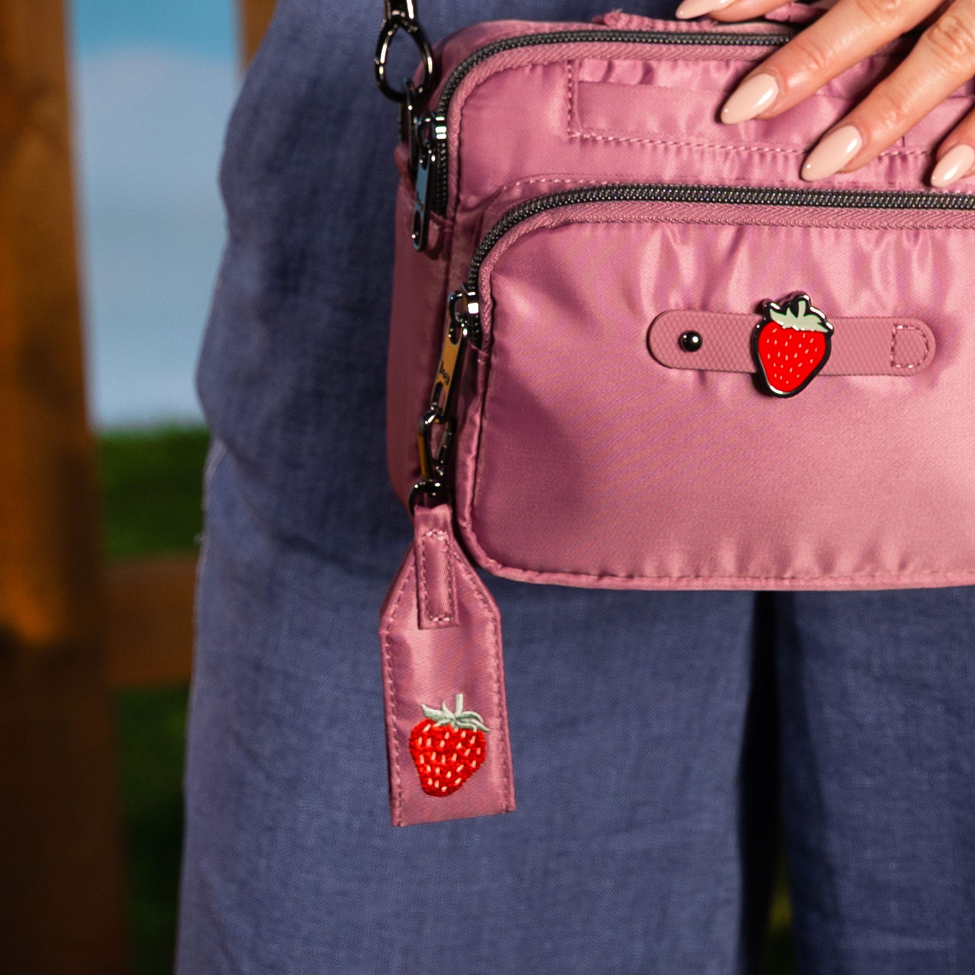 Oversized Puller with Clasp - - 26295_OversizedPullerWithClasp_Strawberries_Hover
