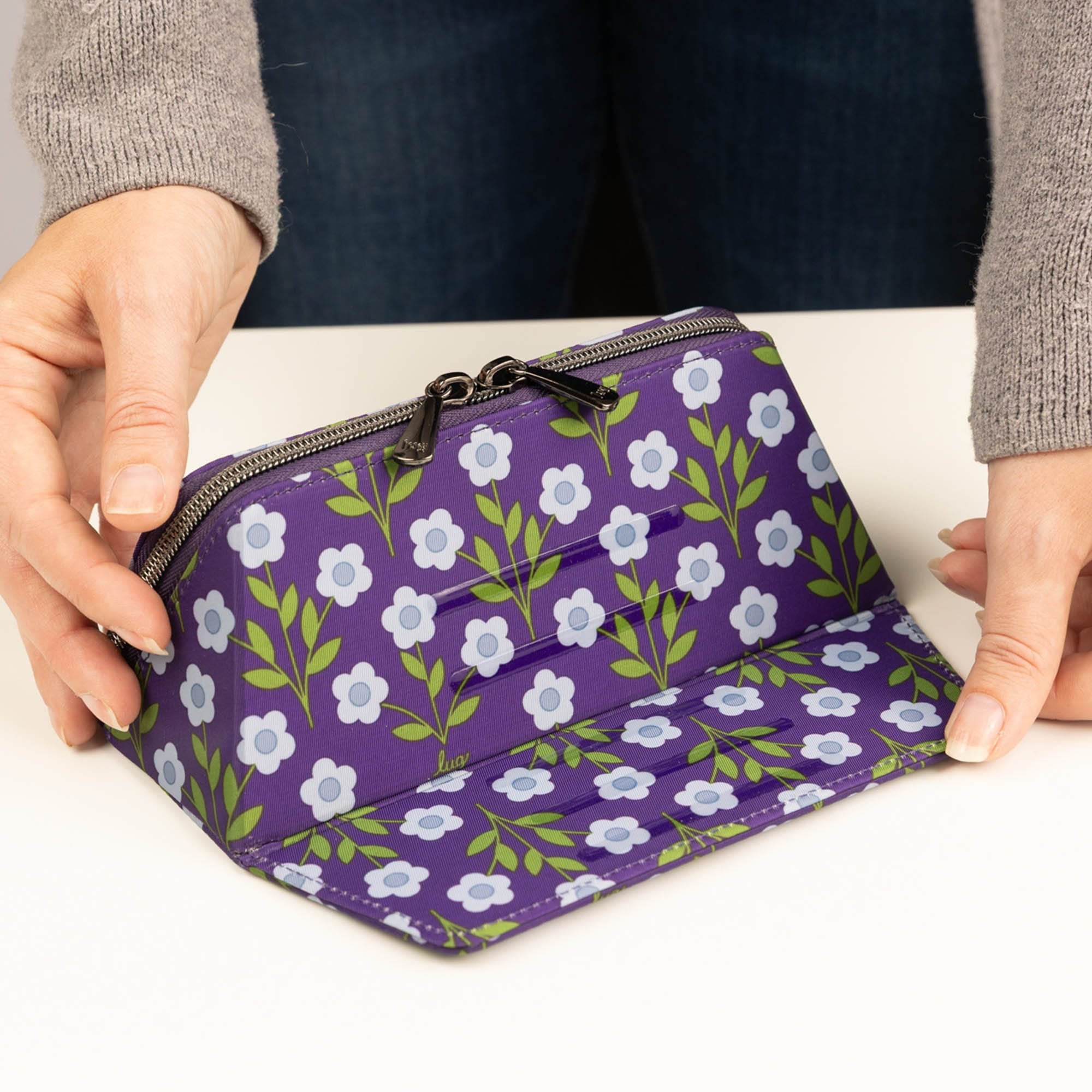 Slumber Accessory Storage Pouch - - 26497_Slumber_PrimrosePurple_Lifestyle_02