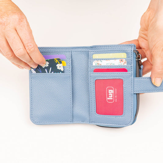 Snappy Classic VL RFID Wallet - - 26870_SnappyVL_DenimDrift_Lifestyle_01