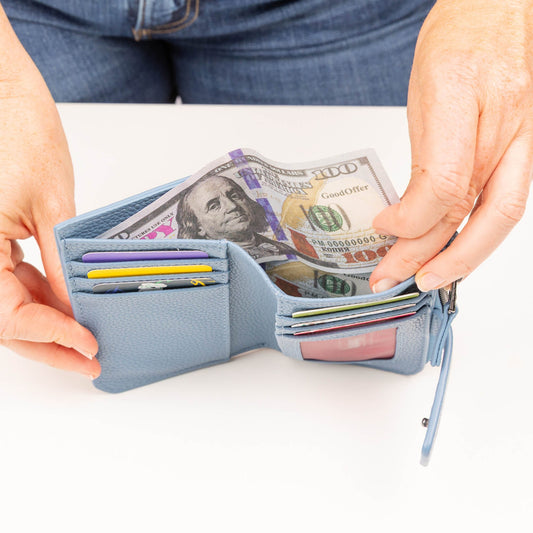 Snappy Classic VL RFID Wallet - - 26870_SnappyVL_DenimDrift_Lifestyle_02