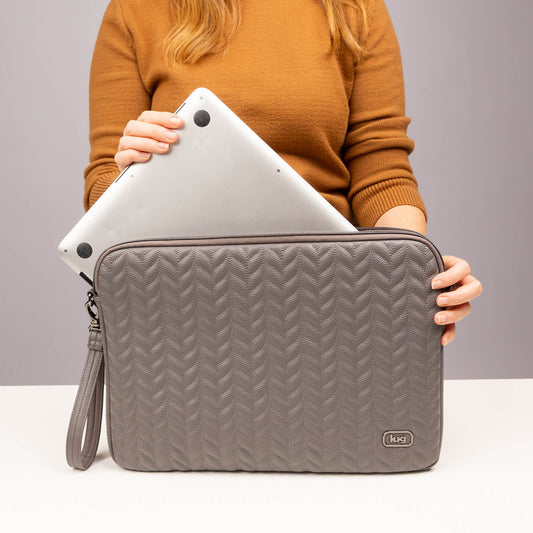 Detour Classic VL 15" Laptop Sleeve - DENIM DRIFT - 26920_DetourVL_StormGrey_Lifestyle_01