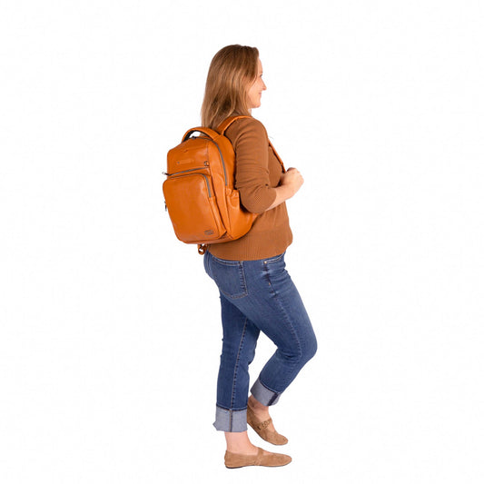 TWiNSAUCE x Lug Hopper 2 Classic VL Backpack - - 26938_LUGxTWiNSAUCE_Hopper2VL_Cappuccino_BagProportion_01