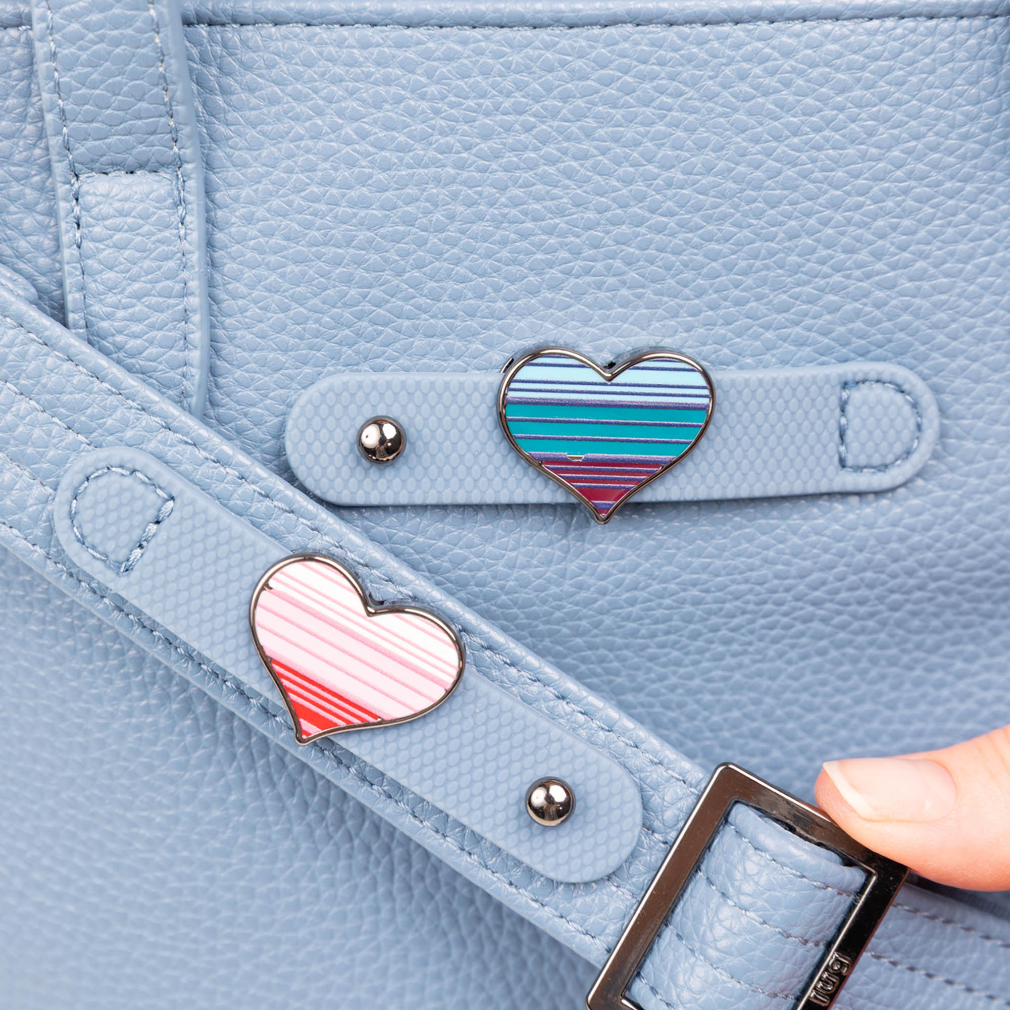 Side Step Classic VL Crossbody Bag - - 27115_SideStepVL_DenimDrift_Lifestyle_06