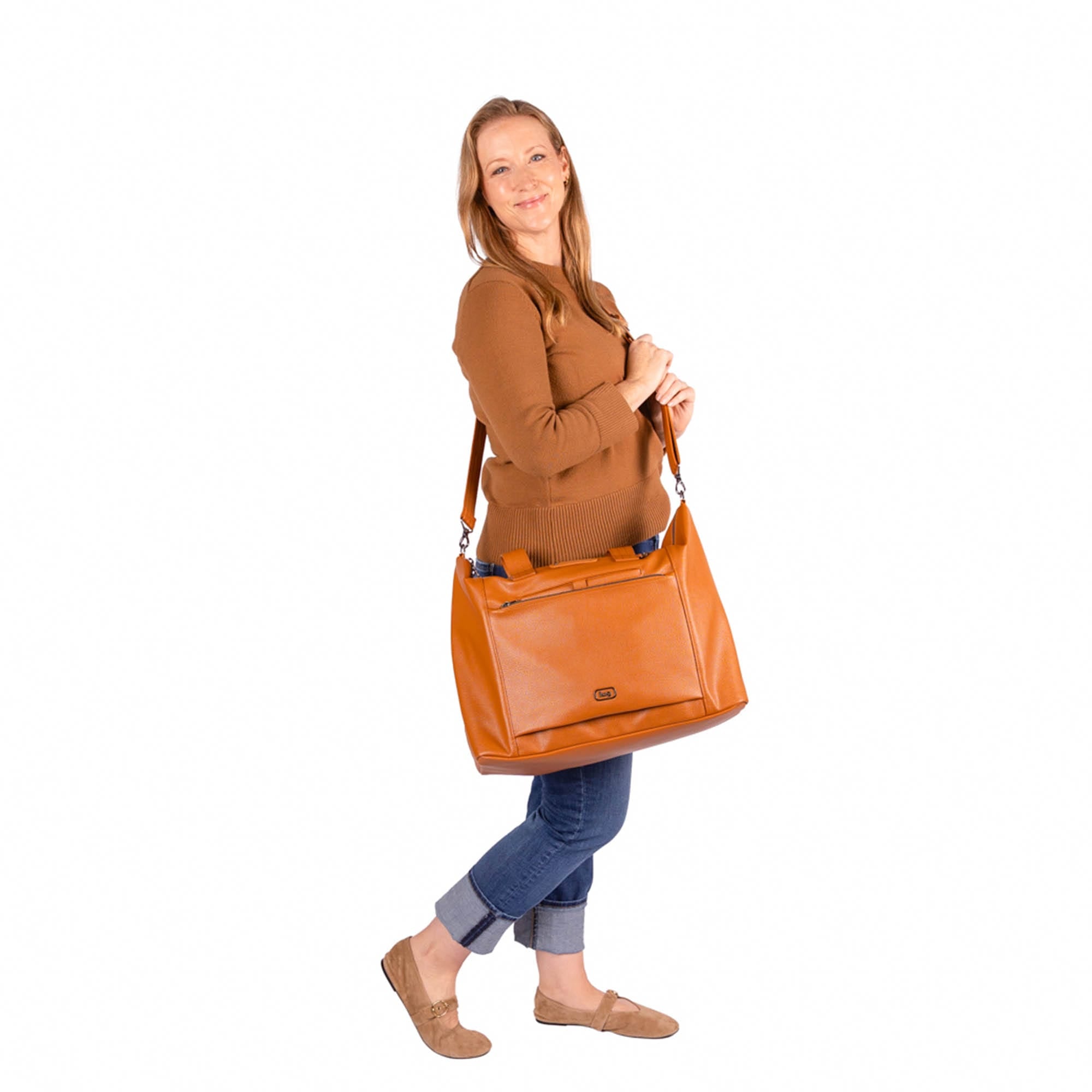 TWiNSAUCE x Lug Vibe Classic VL Oversized Carry-All Tote - - 27123_LUGxTWiNSAUCE_VibeVL_Cappuccino_BagProportion_02
