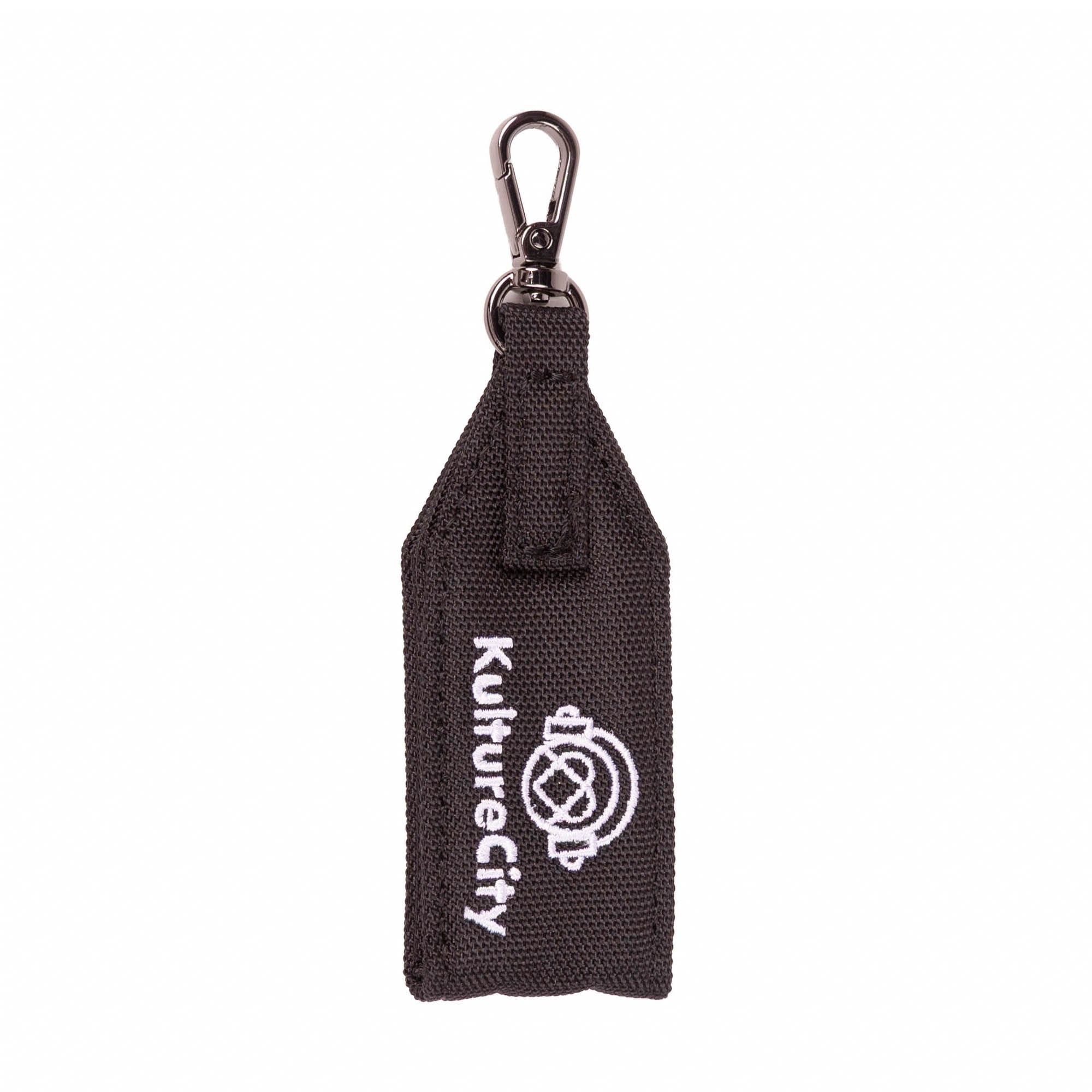 KultureCity x Lug Oversized Puller with Clasp - BLACK - 27129_OversizedPullerKultureCity_Black_Angle_02