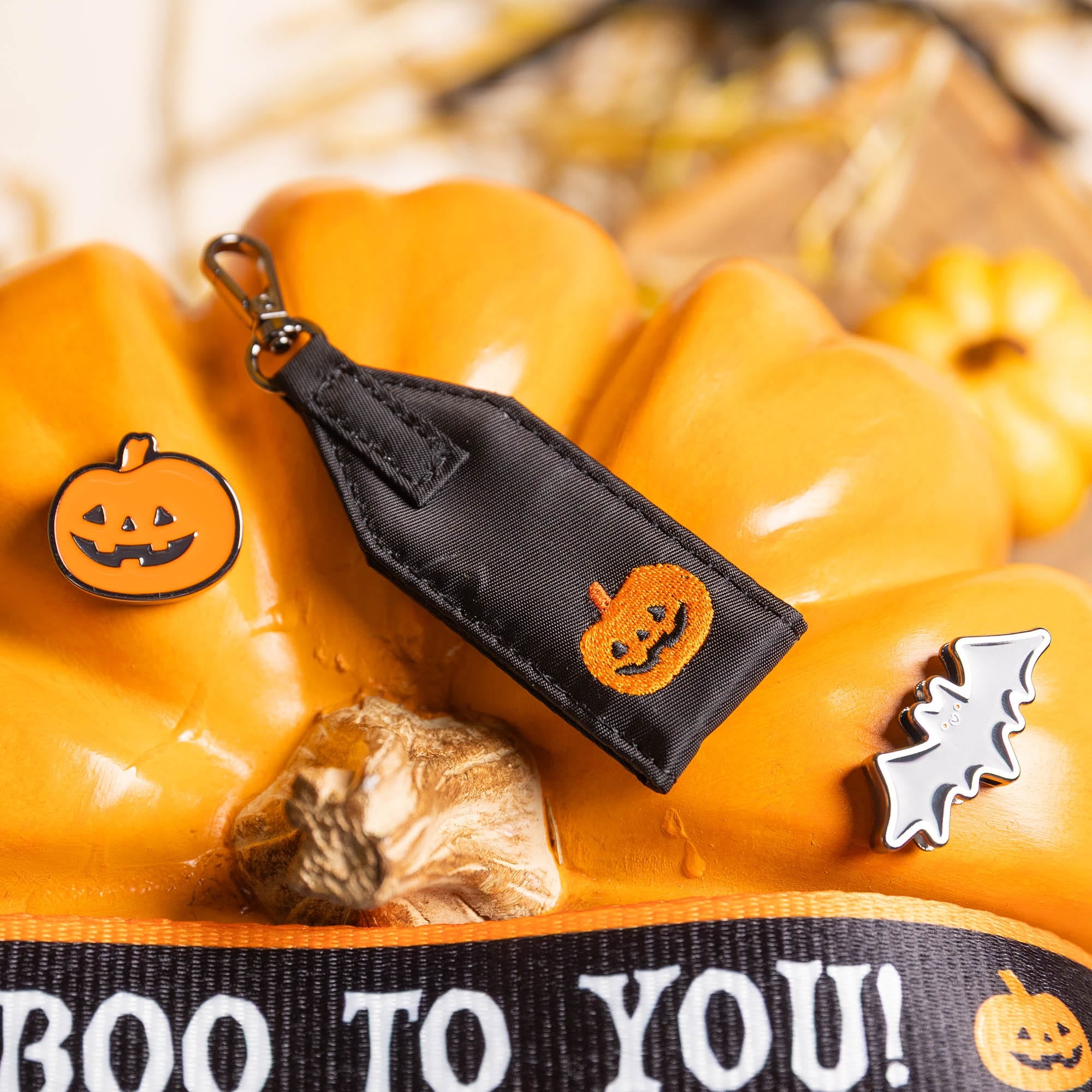 Oversized Puller with Clasp - - 27145_OversizedPullerWithClasp_Pumpkin_Hover_0d465d32-9cba-4680-aa3d-26297a5304d2