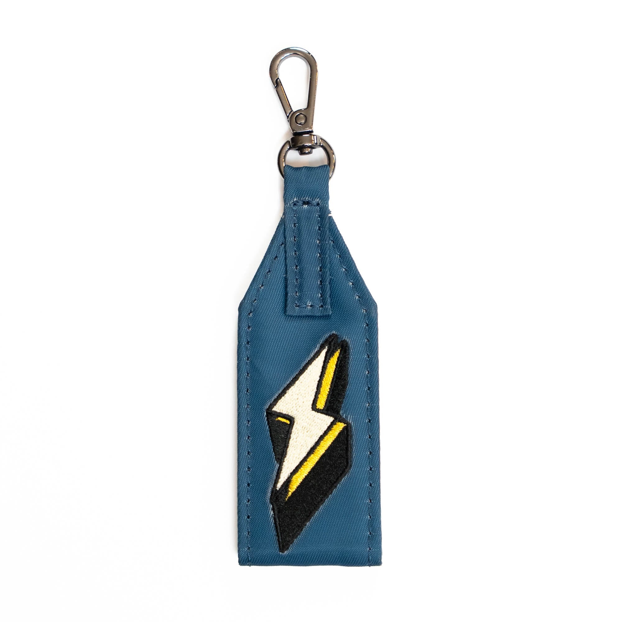 TWiNSAUCE x Lug Oversized Puller with Clasp - TWiNSAUCE BOLT - 27439_LUGxTWiNSAUCE_OversizedPullerWithClasp_TwinSauceBolt_Angle_01