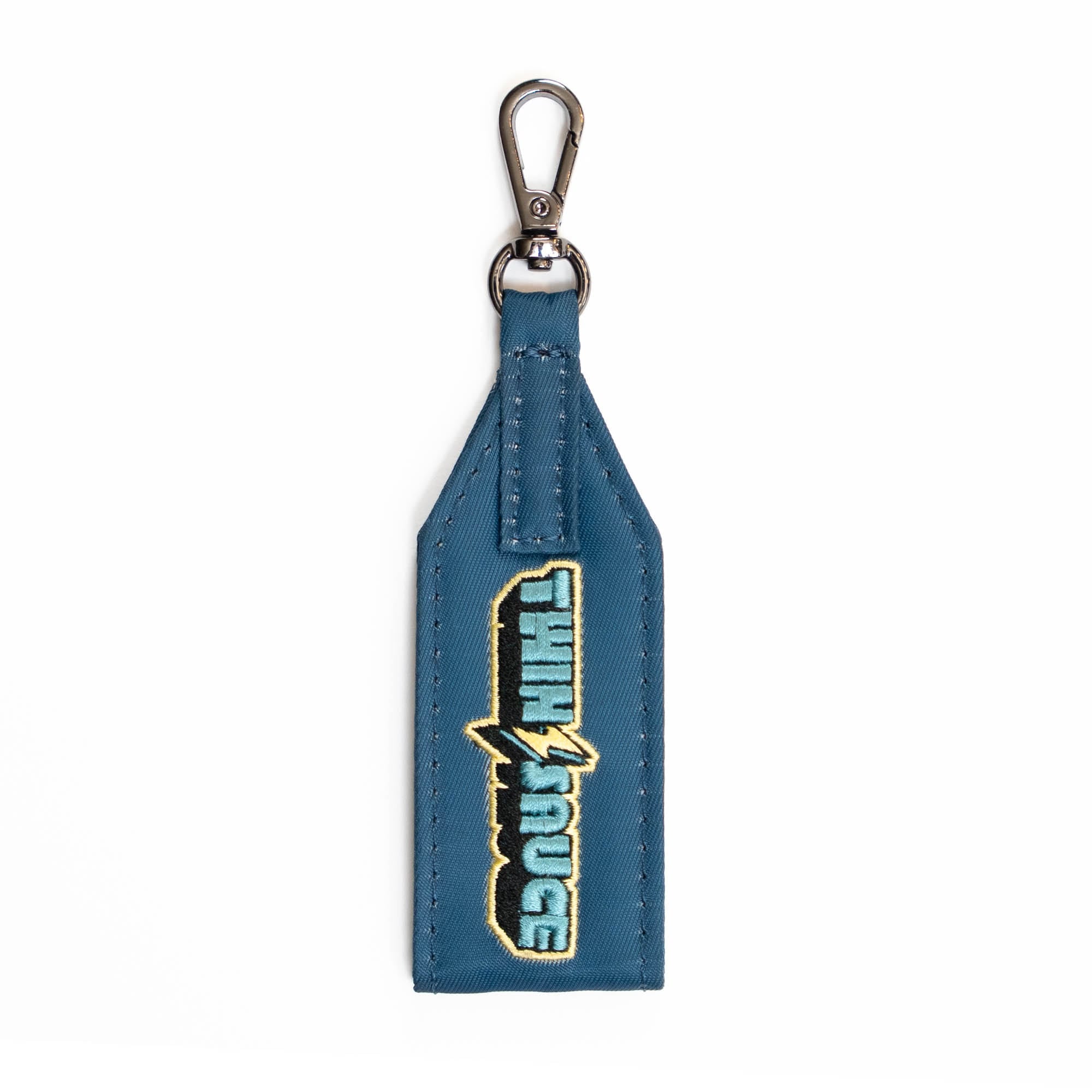 TWiNSAUCE x Lug Oversized Puller with Clasp - TWiNSAUCE BOLT - 27439_LUGxTWiNSAUCE_OversizedPullerWithClasp_TwinSauceBolt_Angle_02