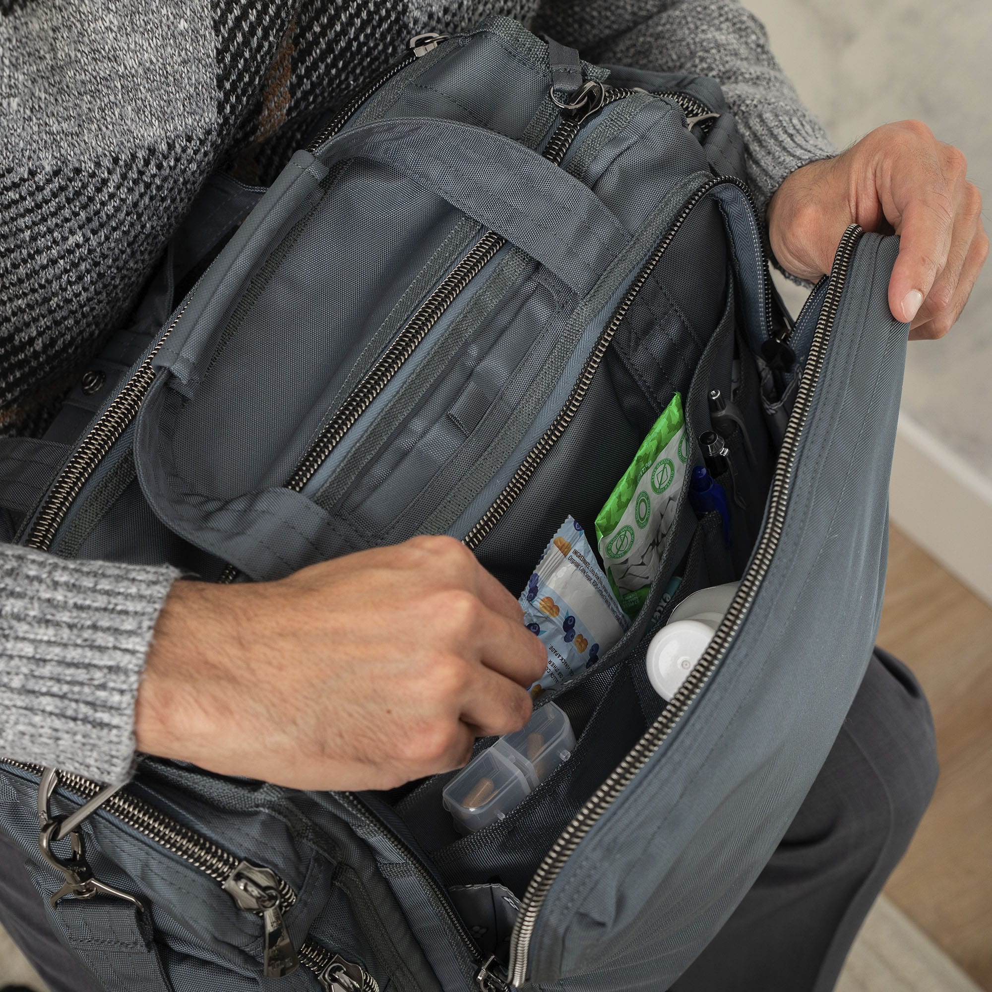 Atlas Ultra X Carry-All Tote - - Atlas_UltraX_Lifestyle_01