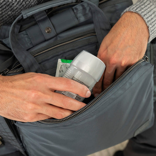 Atlas Ultra X Carry-All Tote - Steve Berry Edition - - Atlas_UltraX_SteveBerry_Lifestyle_02