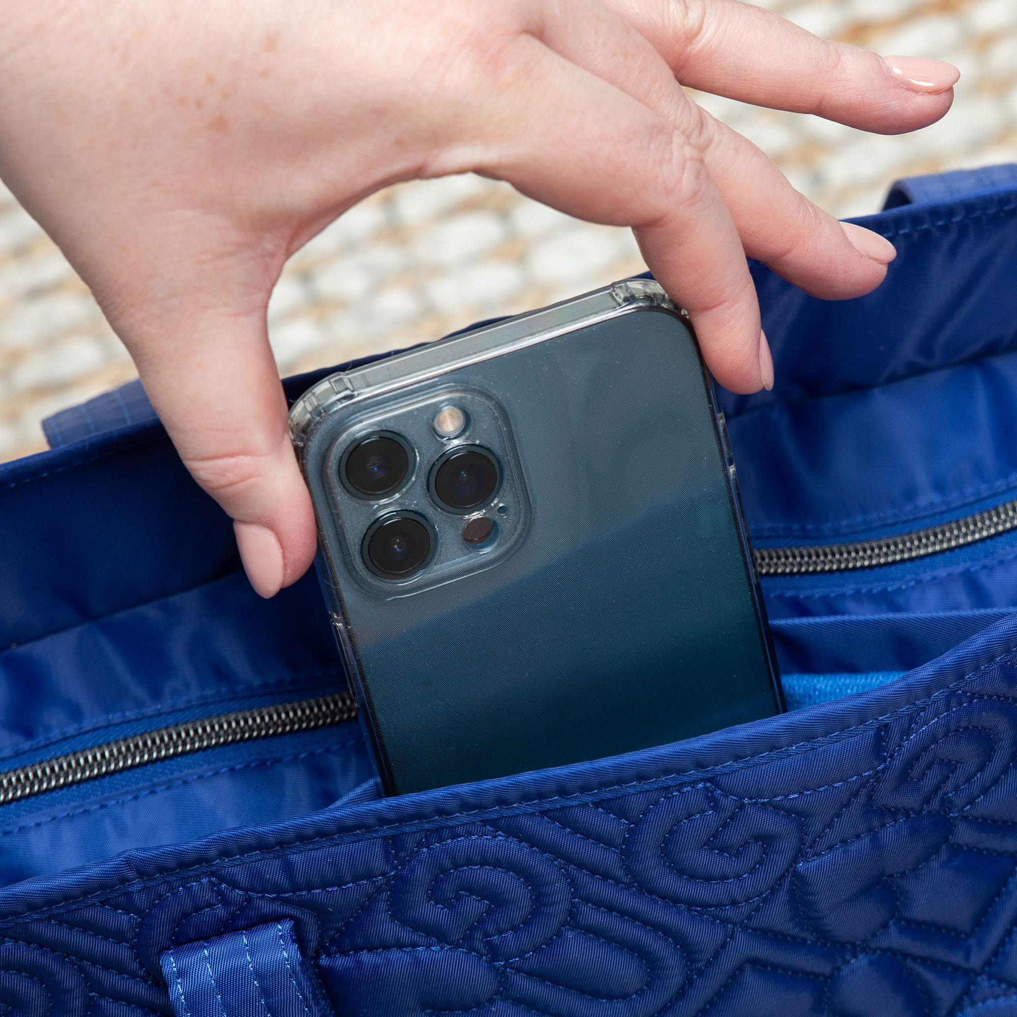 Avion Love Carry-All Tote Bag - - AvionLE_Lifestyle_03