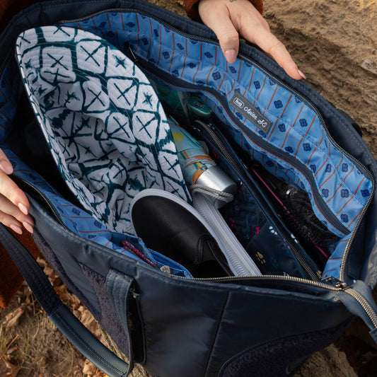 Avion SE Carry-All Tote Bag - - AvionSE_Lifestyle_01