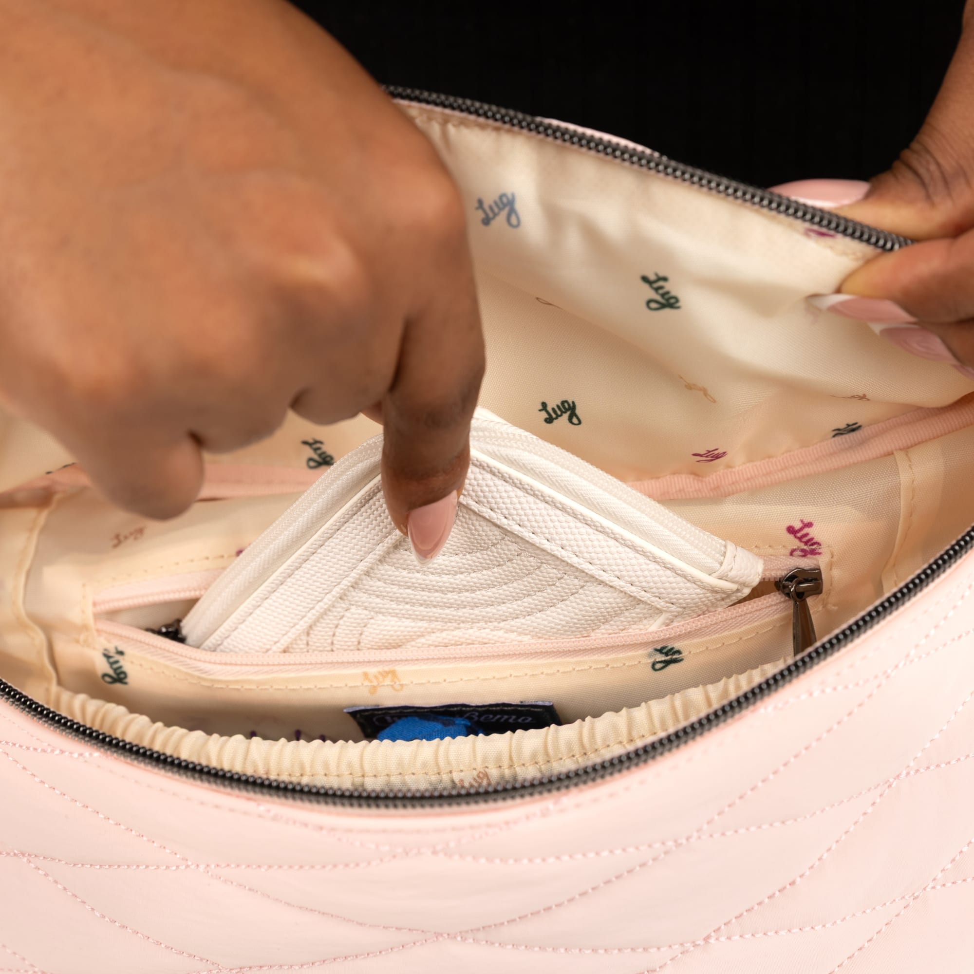 Bemo Cloud Go Sling Bag - - Bemo_Lifestyle_05