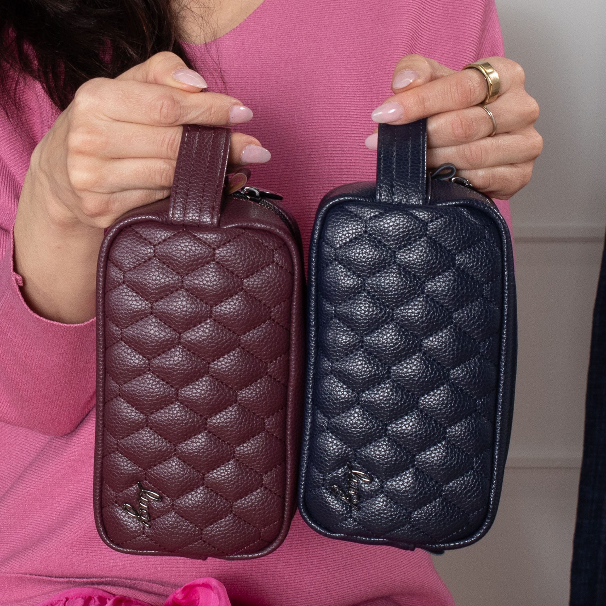 Bolt Mini Classic VL Pouch - - BoltMiniVL_Lifestyle_03