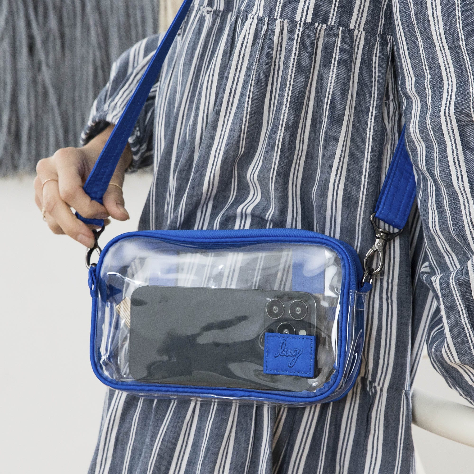 Coupe XL Clearview Crossbody Bag - - CoupeCV_Lifestyle_02