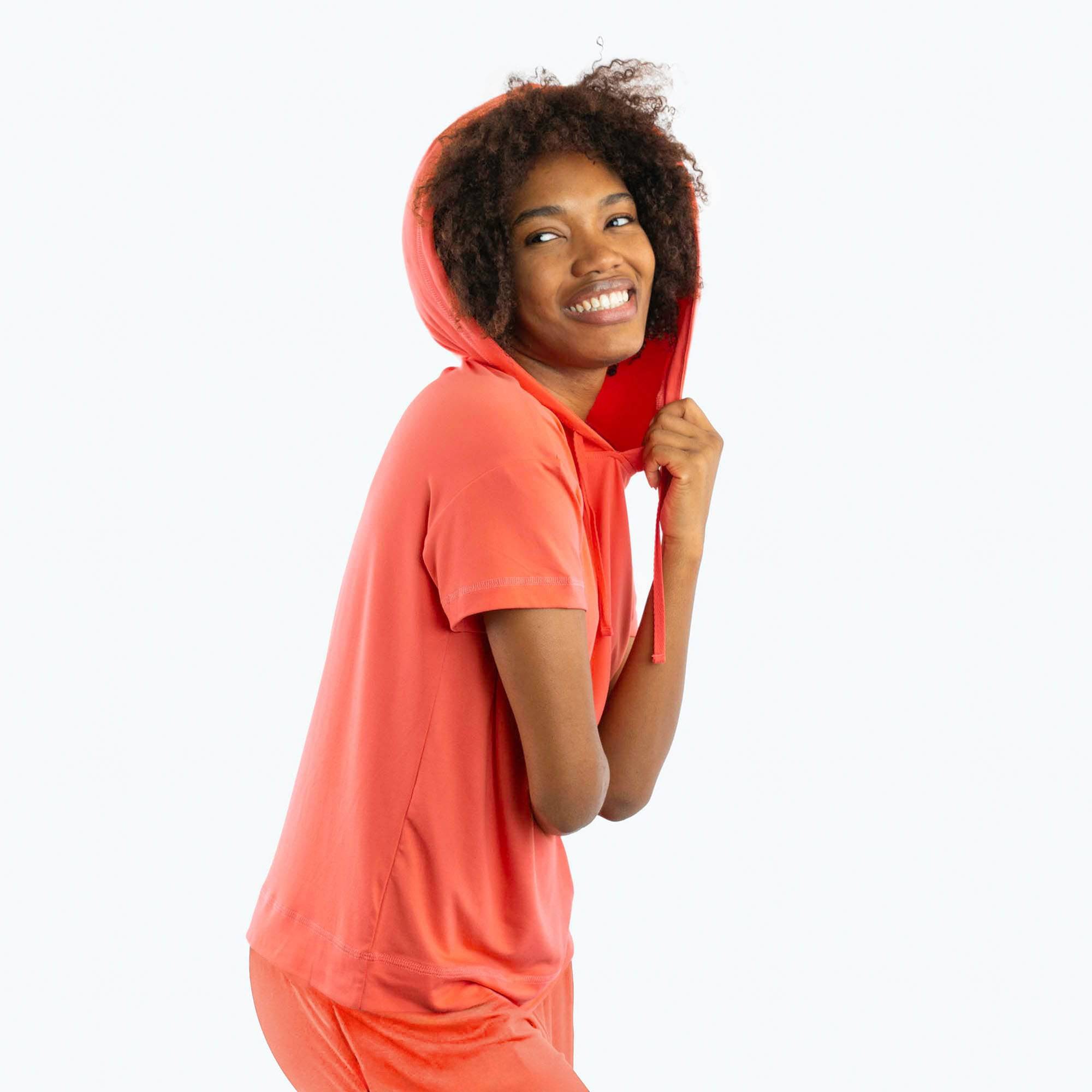 Coupe Hooded Top Short Sleeve - PAPAYA - Coupe_ShortSleeveTop_Papaya_02_6e470082-acf7-47f5-9760-728fd691a16c