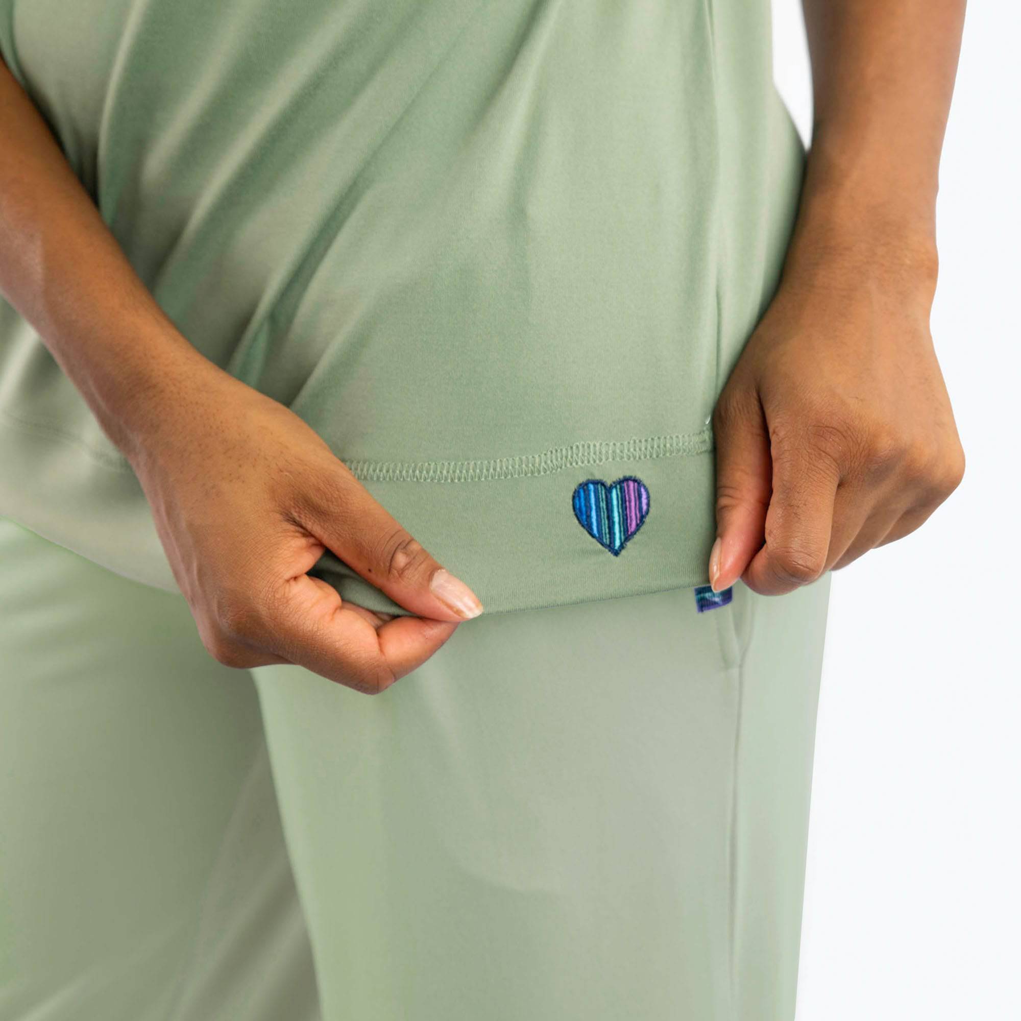 Coupe Hooded Top Short Sleeve - SAGE GREEN - Coupe_ShortSleeveTop_SageGreen_04_1c6de241-ff1f-4739-9c68-d7e8826507a9