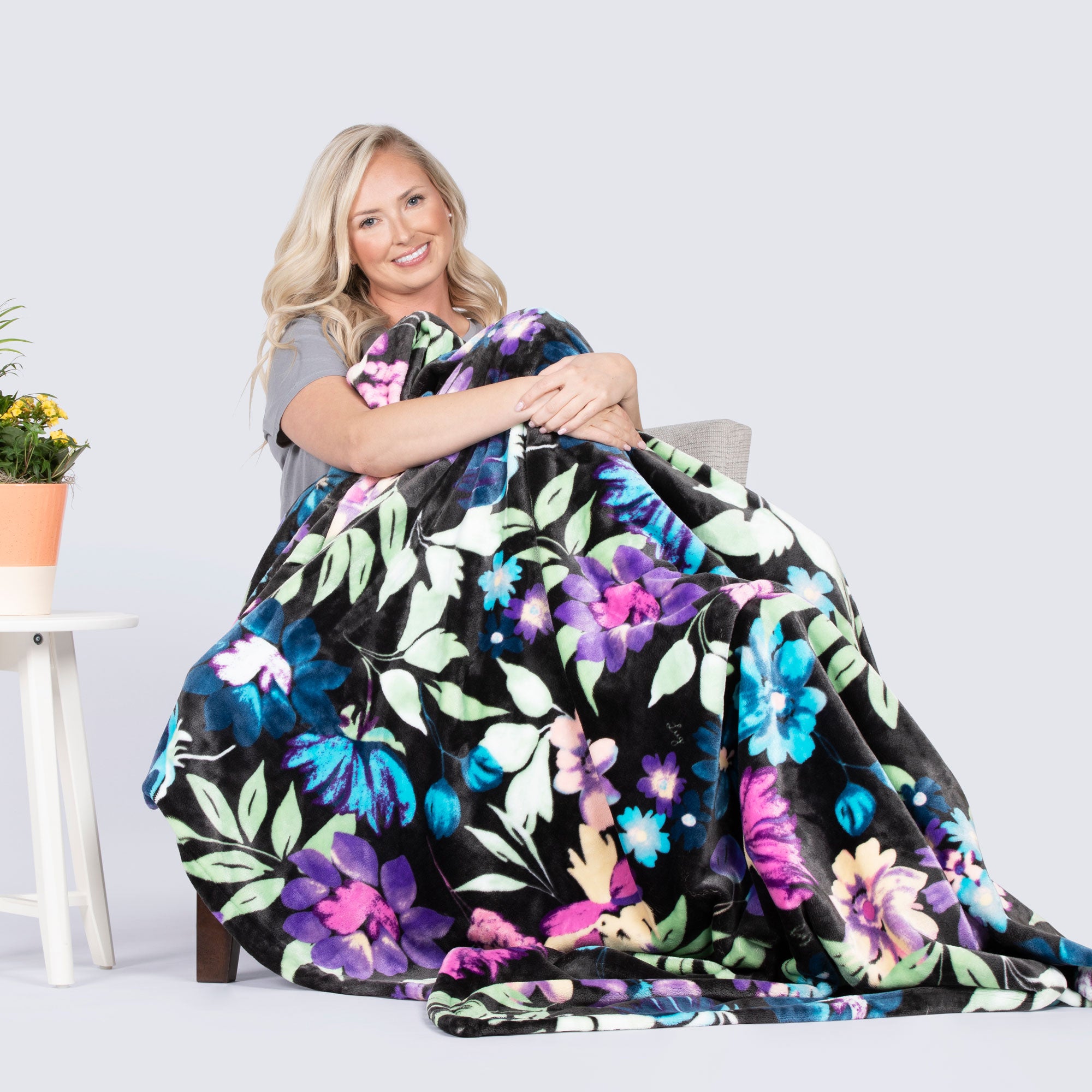 Cuddle Throw Blanket - RESORT BLACK - CuddleThrow_ResortBlack_Hover