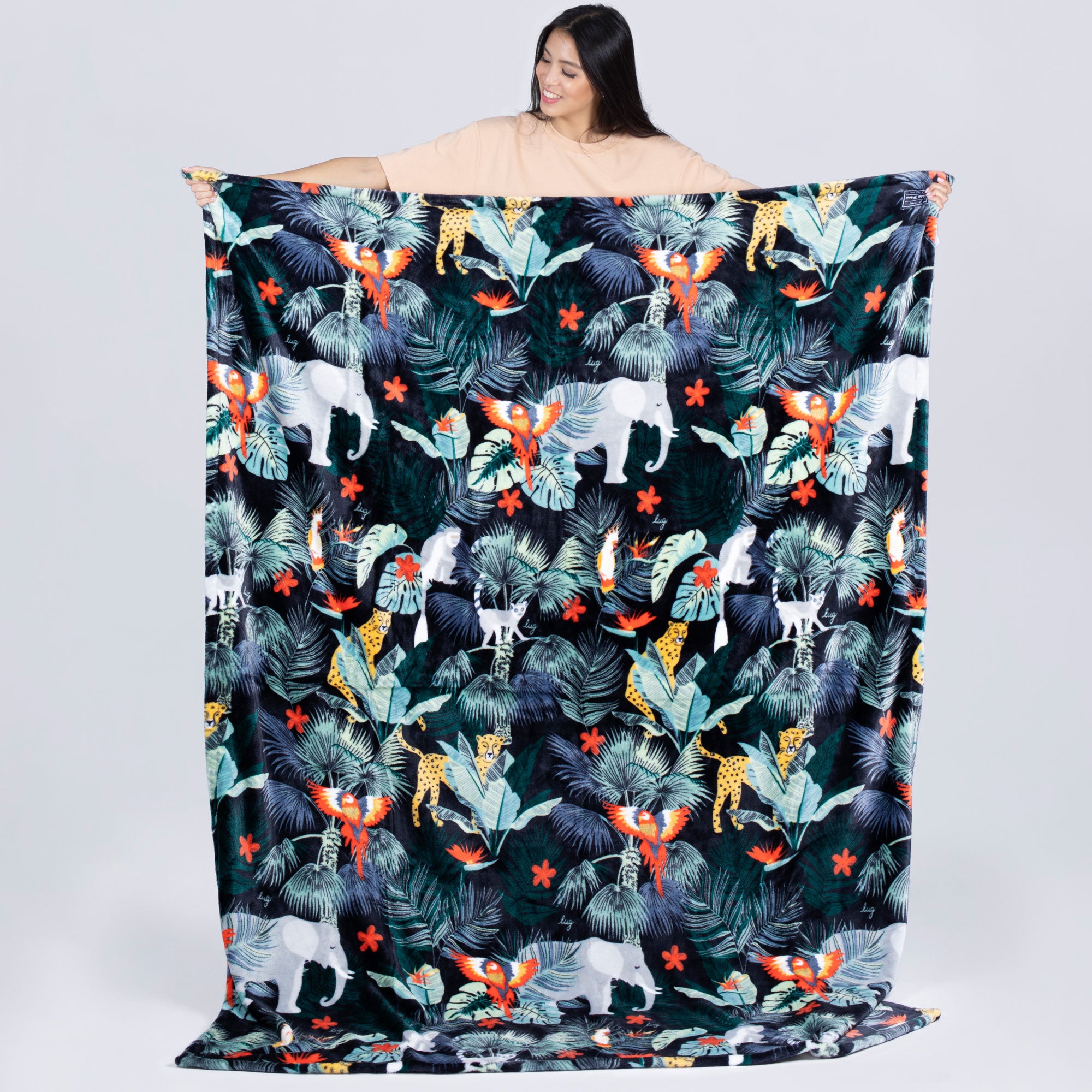 Cuddle Throw Blanket - WILDLIFE BLACK - CuddleThrow_WildlifeBlack_Lifestyle_xr3b0d