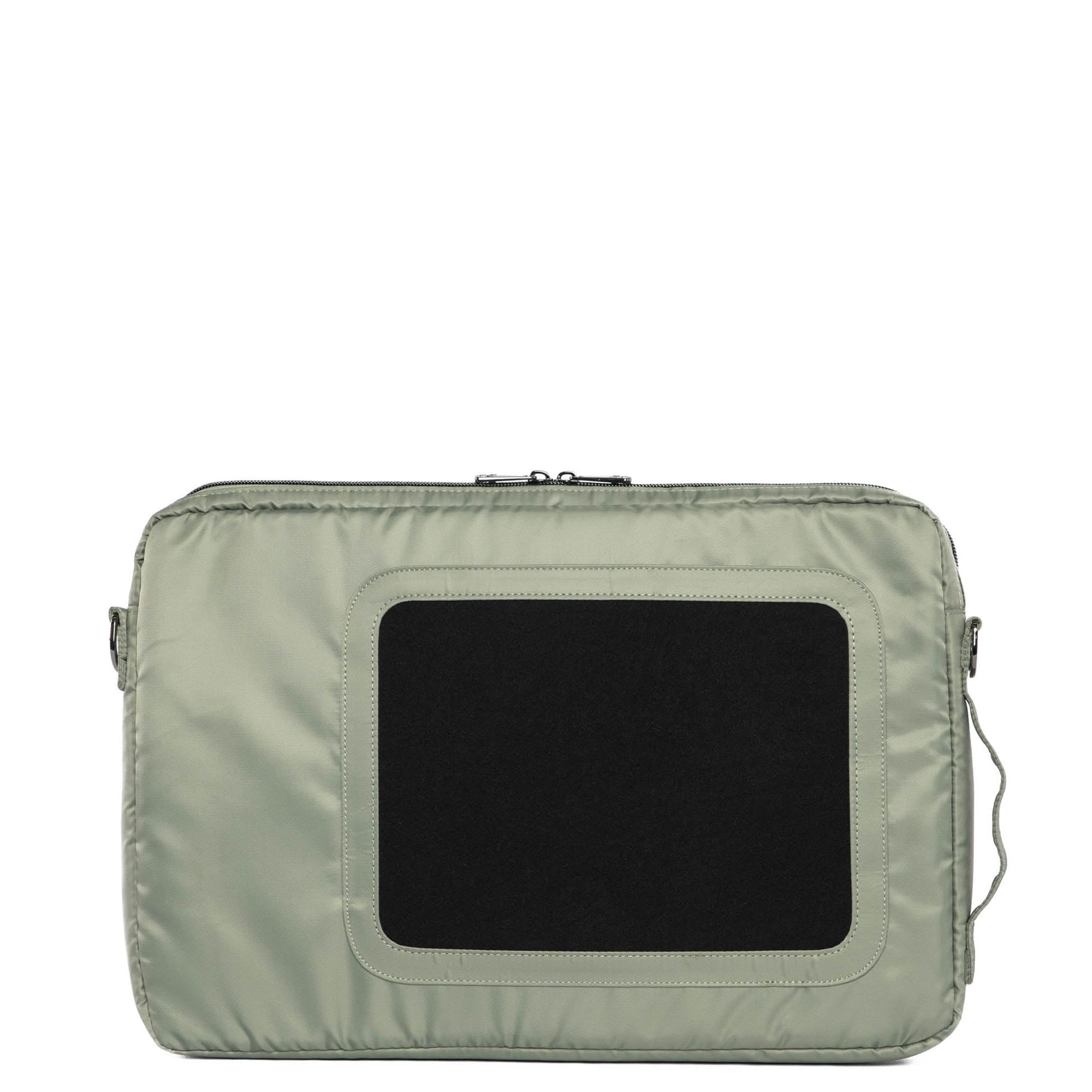 Delta 17" Laptop Case - SAGE GREEN - Delta_17in_SageGreen_03