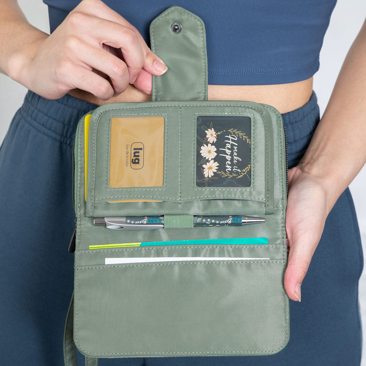 Foxtrot RFID Wallet - - Foxtrot_Lifestyle_01