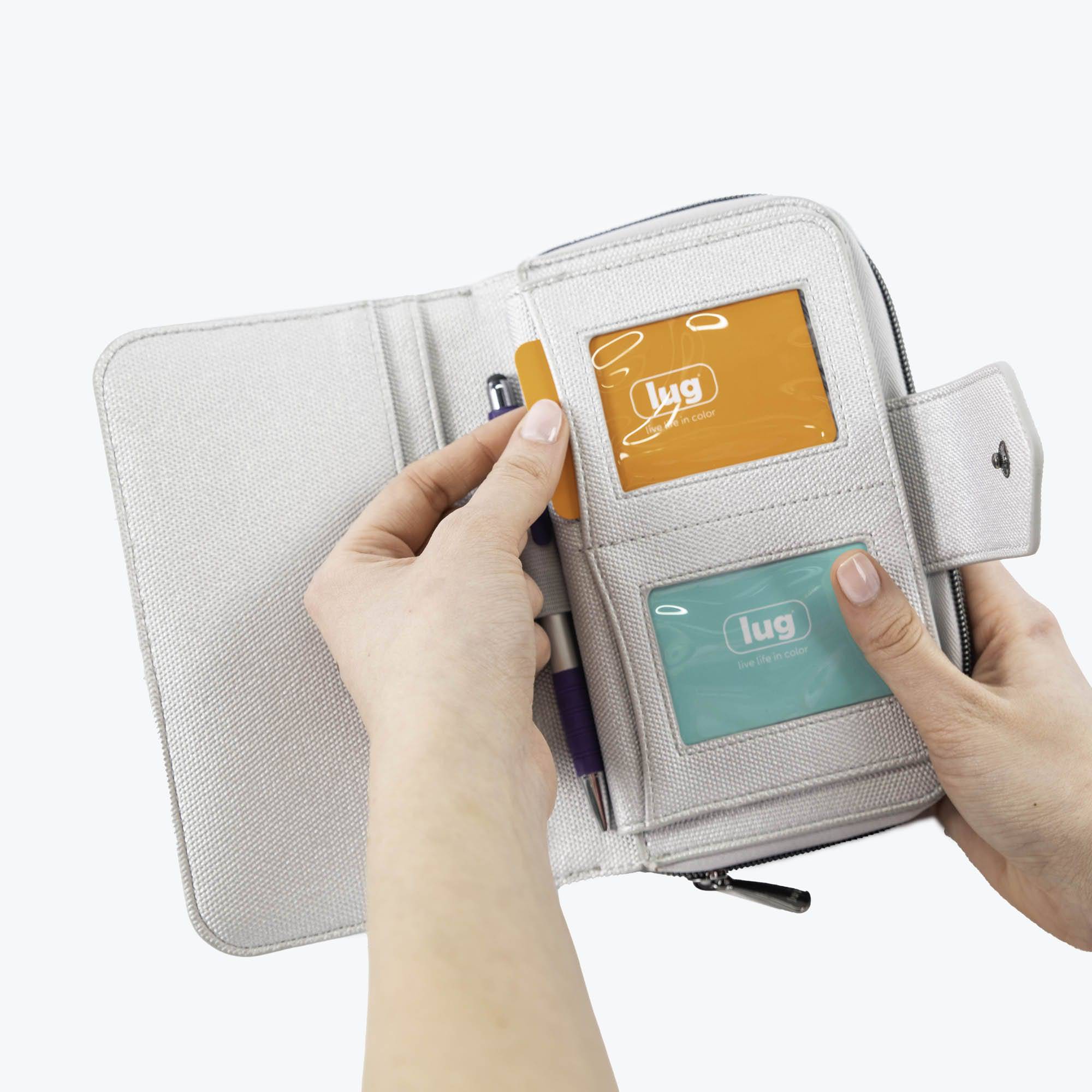 Foxtrot Matte Luxe VL RFID Wallet - - Foxtrot_MatteLuxe_Lifestyle_02