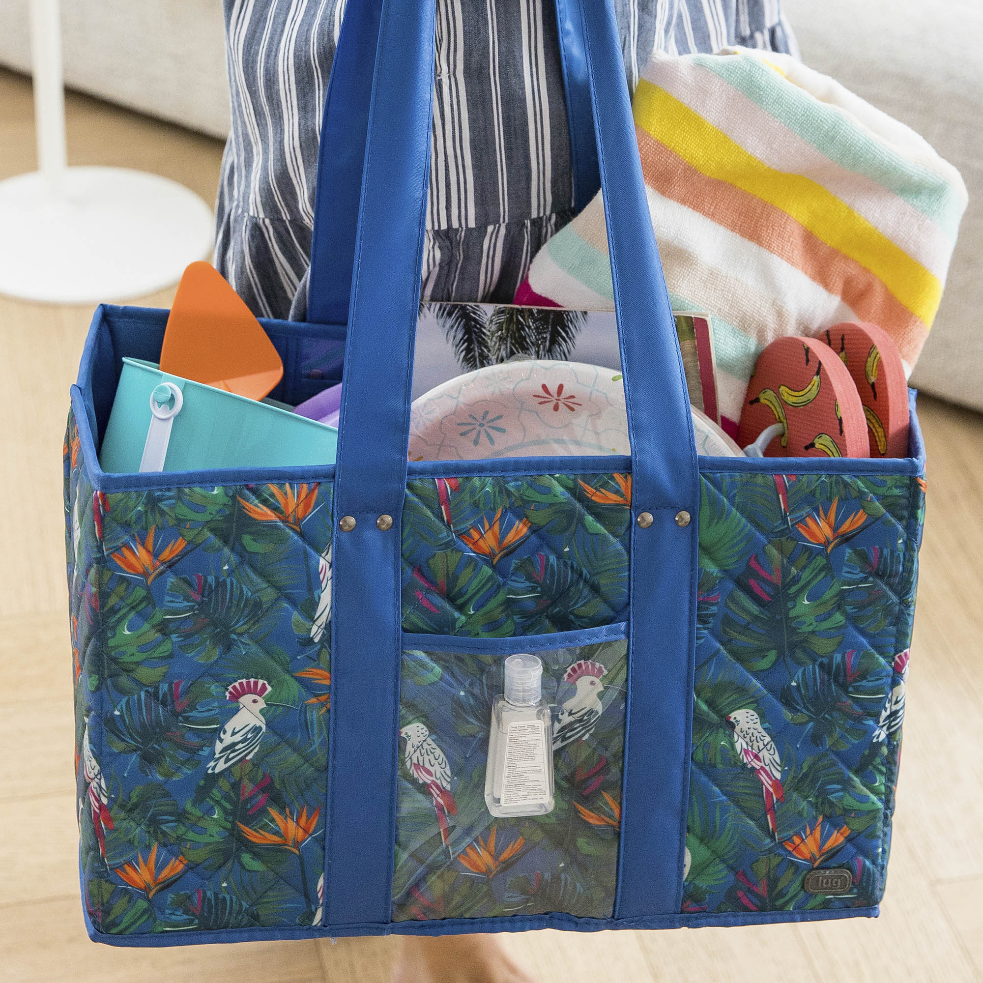 Gallop Collapsible Carry-All Tote - - GallopToteBag_Lifestyle_01