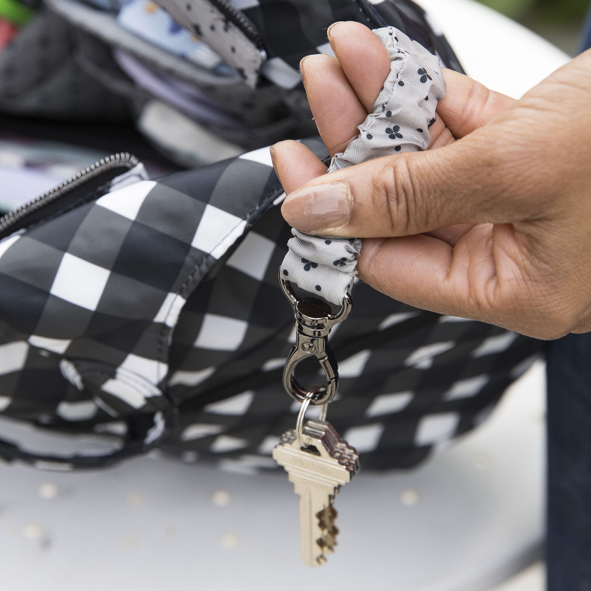 Gondola SE Tote Bag - - GondolaSE_Lifestyle_04_db8b1e45-c6a0-47a4-abdc-88de0952cf9b