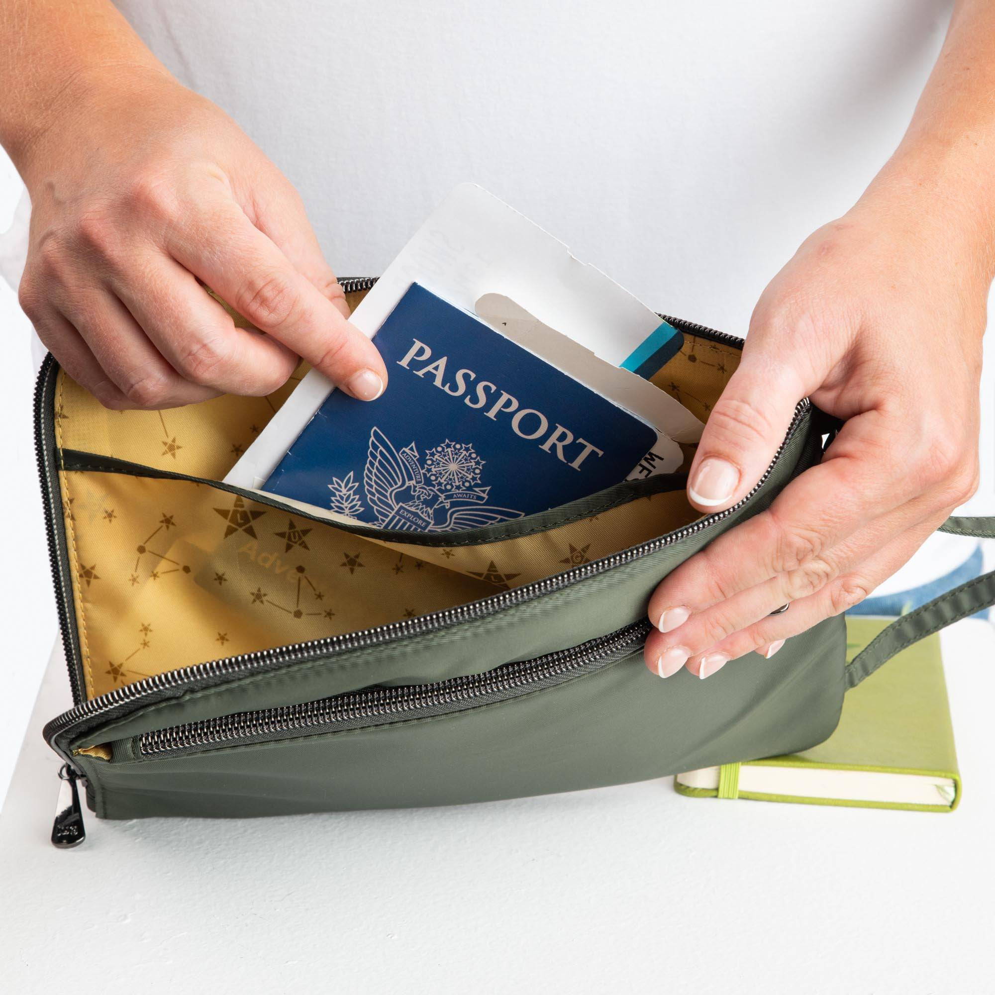 Halfpipe Zip Wristlet Wallet - - Halfpipe_Lifestyle_03