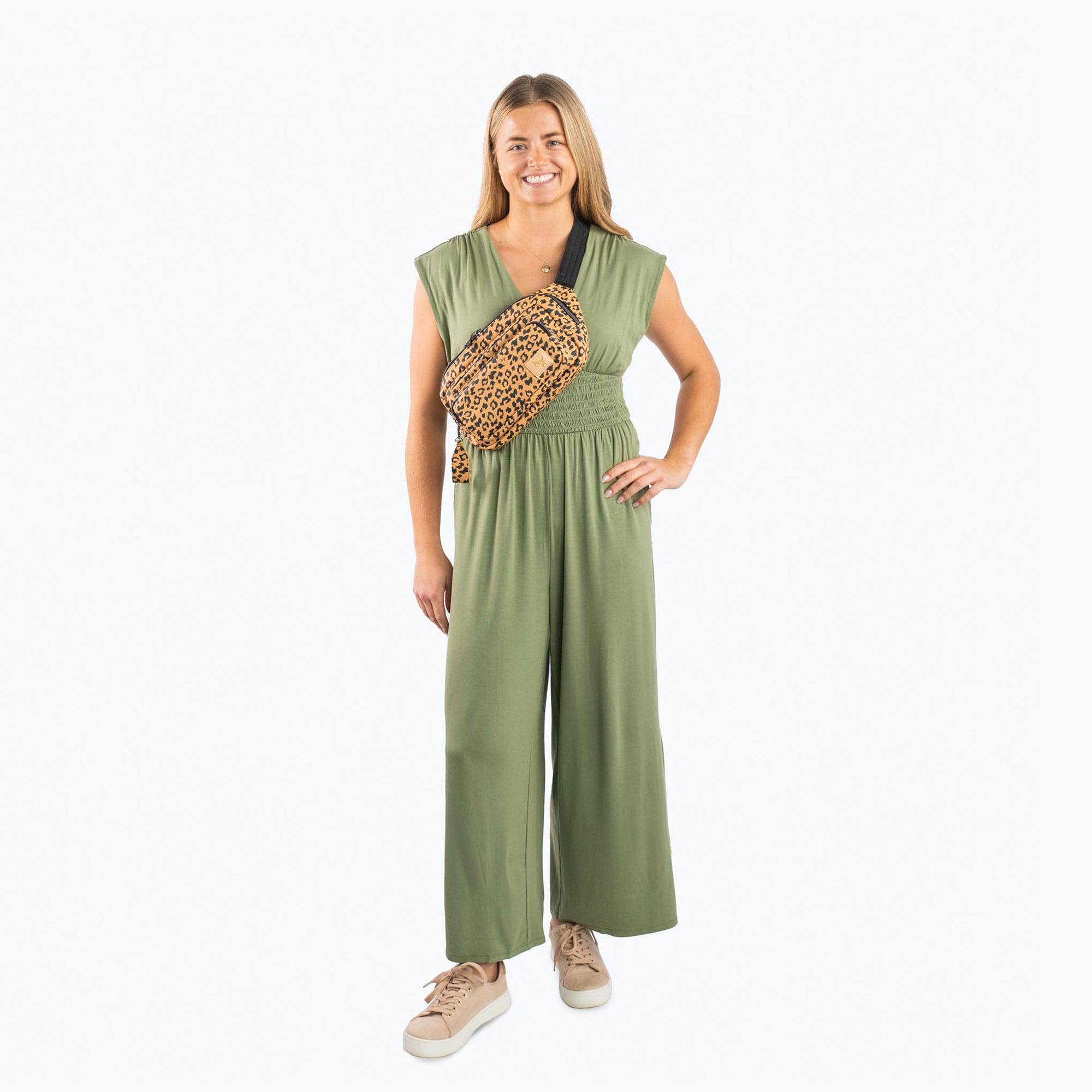 Hitch Matte Luxe VL Belt Bag - - HitchML_Lifestyle_BagProportions_01