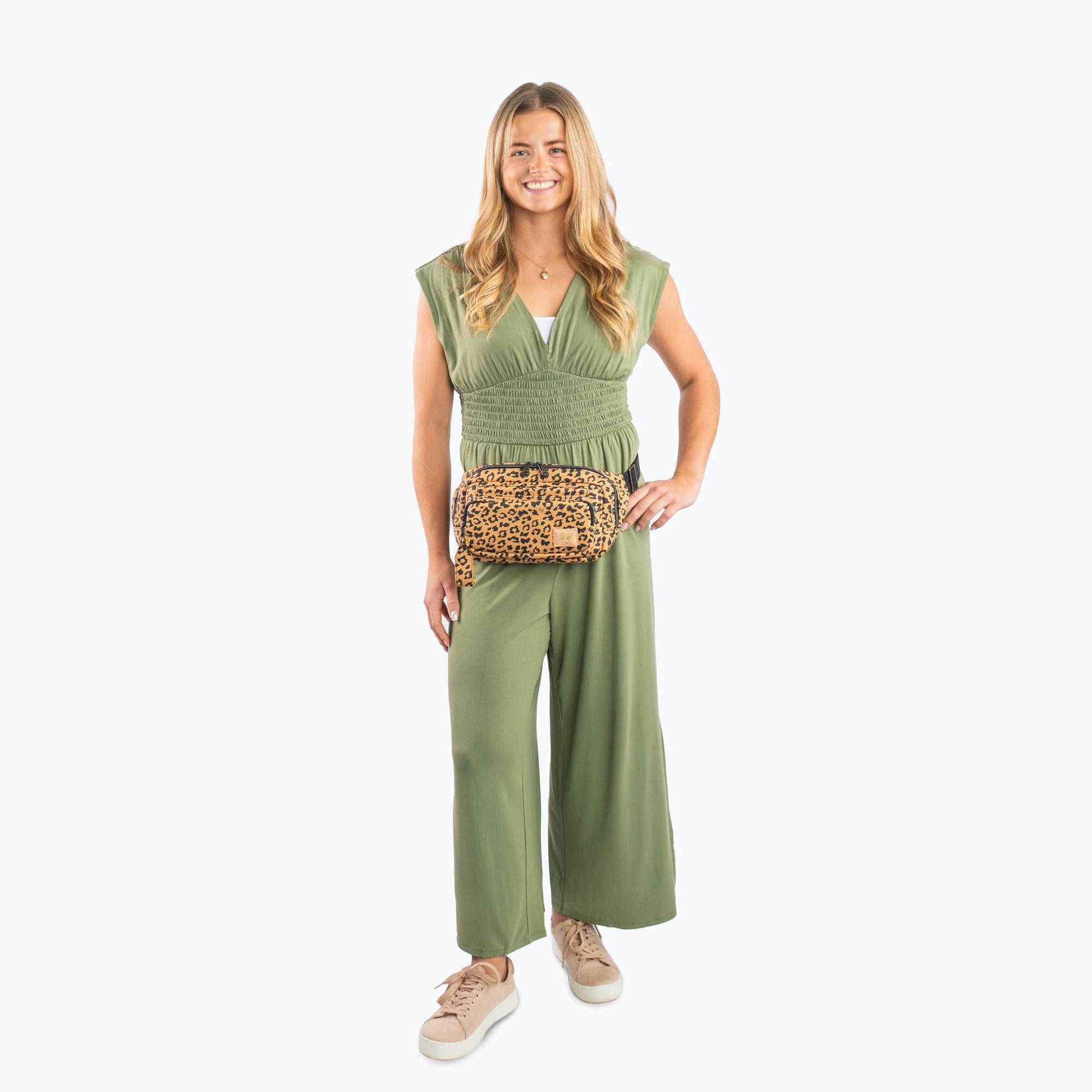 Hitch Matte Luxe VL Belt Bag - - HitchML_Lifestyle_BagProportions_02