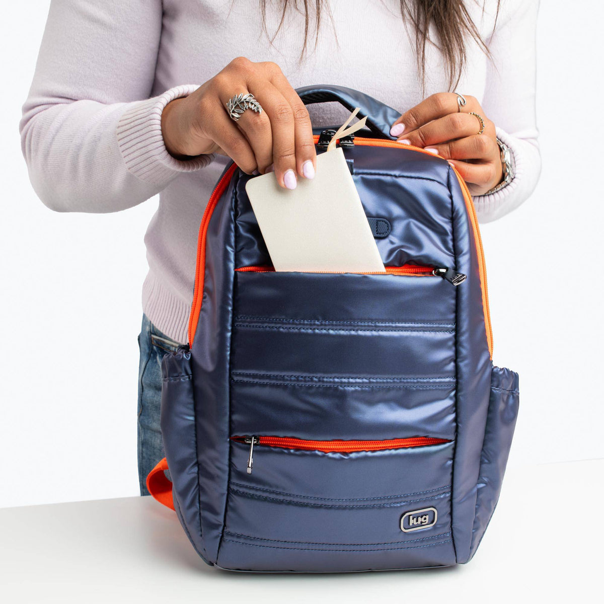 Hopper SE Backpack - - HopperSE_Lifestyle_01