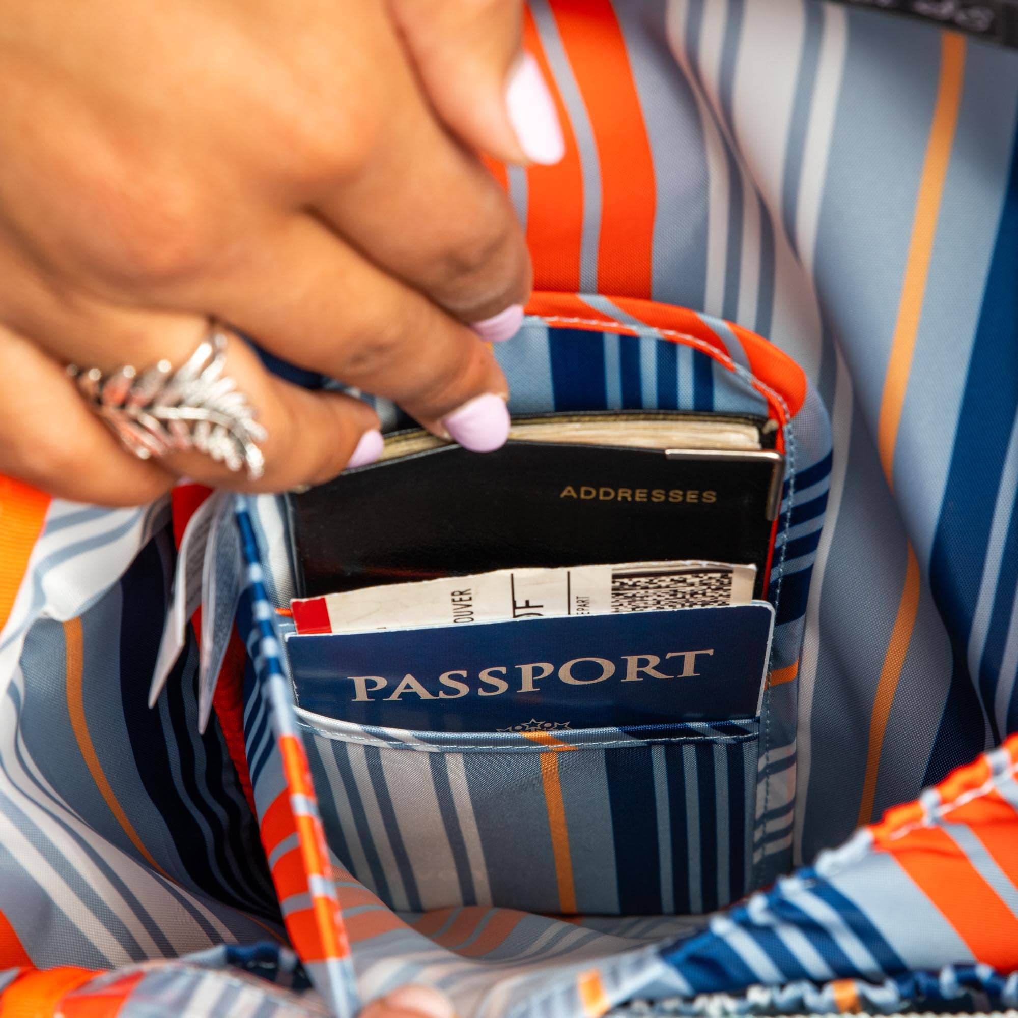 Hopper SE Backpack - - HopperSE_Lifestyle_08