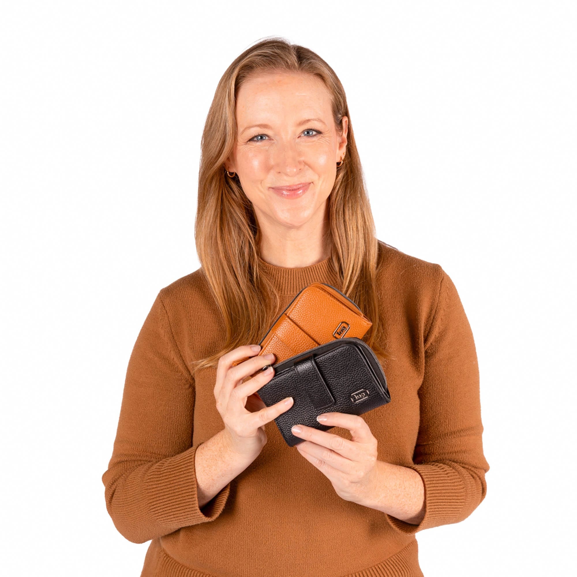 TWiNSAUCE x Lug Snappy Classic VL RFID Wallet - - LUGxTWiNSAUCE_SnappyVL_BagProportion_01