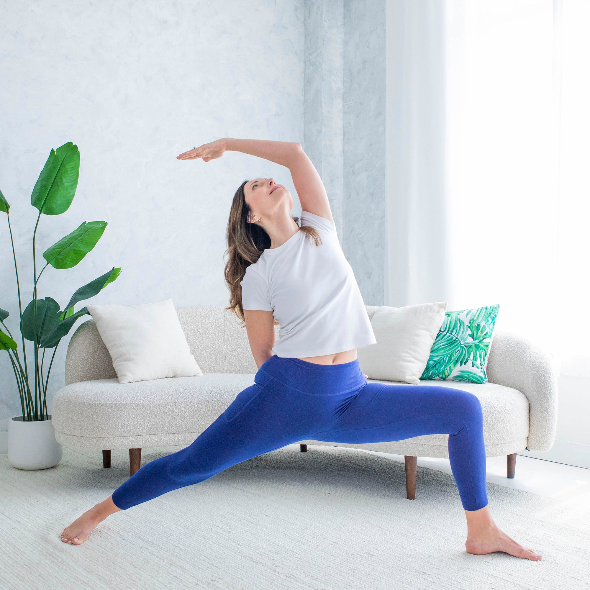 Lugging Cropped Leggings - - Lugging_Lifestyle_02_889f68cc-0d10-4969-8c06-0a13b27f3617